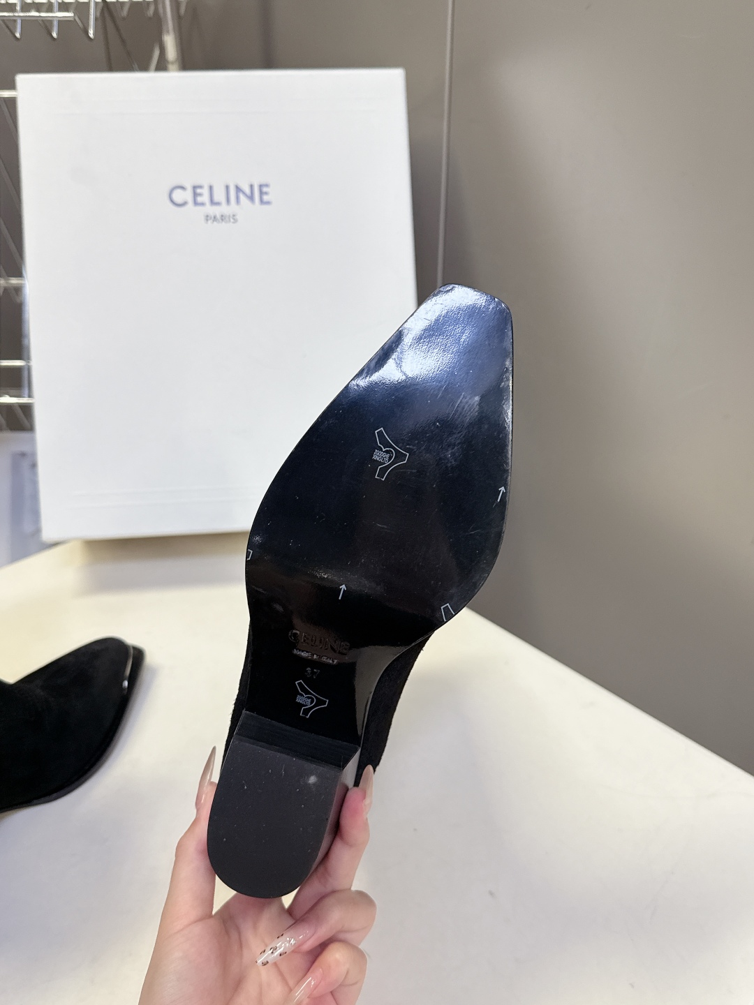  CELINE思琳专柜最新时装靴、走秀款时尚博主同款 早秋力推单品！复古欧美风格 炸街必备单品 ✔️凯旋