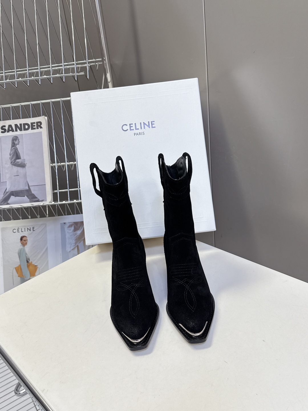  CELINE思琳专柜最新时装靴、走秀款时尚博主同款 早秋力推单品！复古欧美风格 炸街必备单品 ✔️凯旋