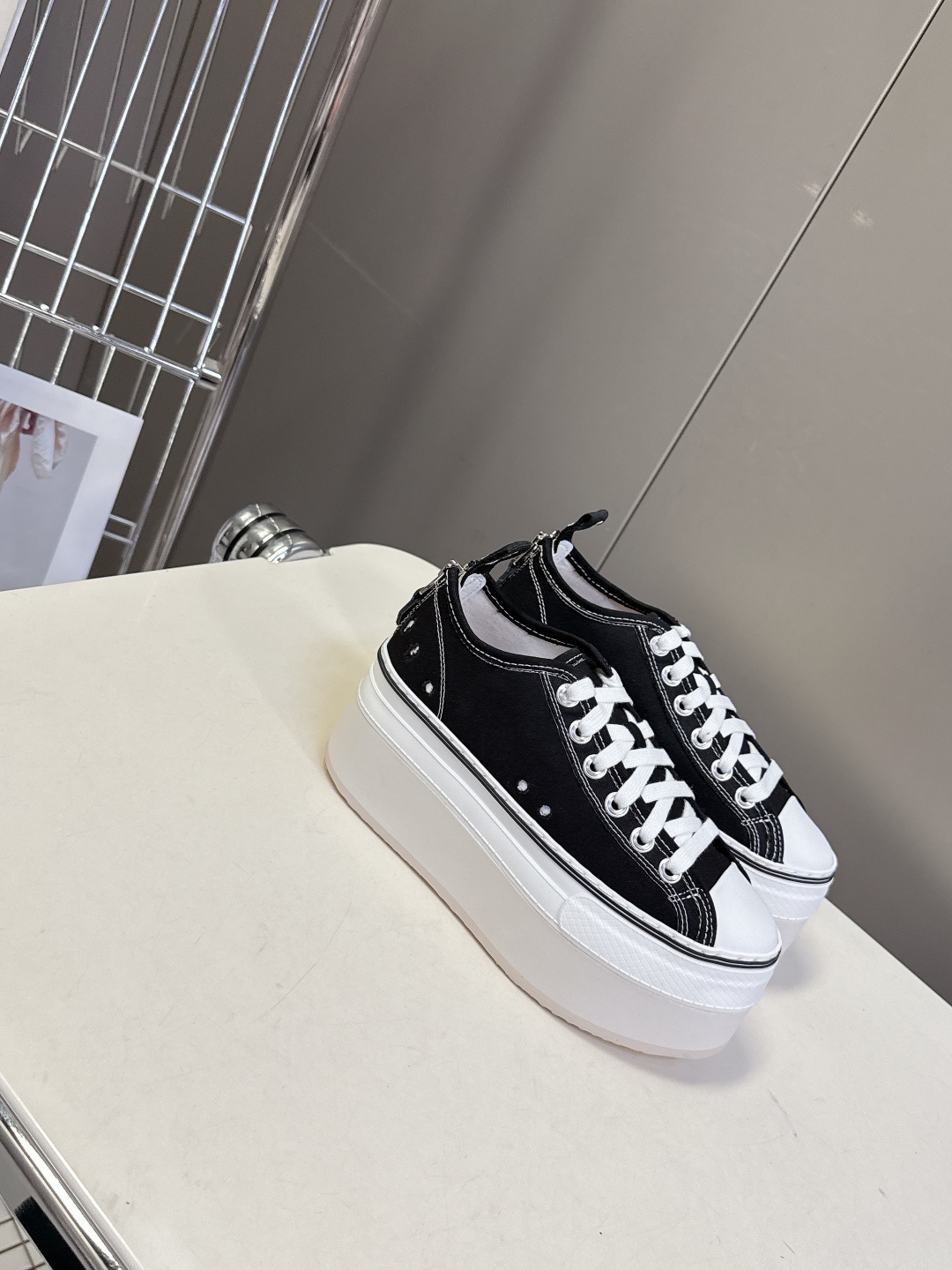 R13小众潮奢品牌最新经典厚底休闲鞋 高帮鞋 设计师Chris Leba在美国纽约创立的潮奢服饰品牌