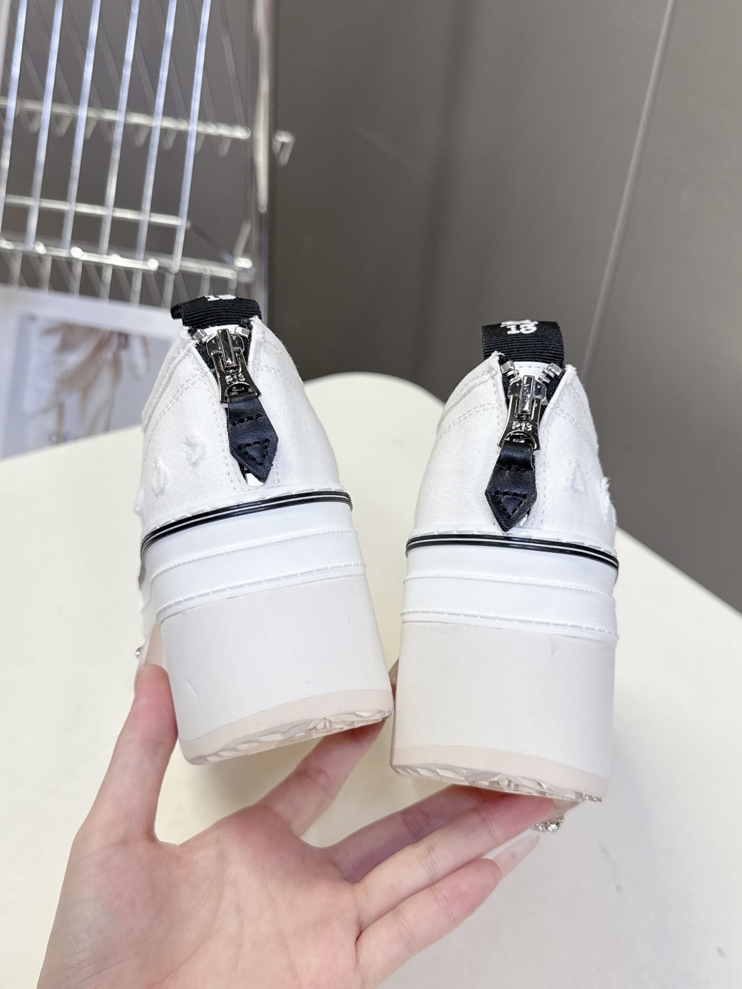 R13小众潮奢品牌最新经典厚底休闲鞋 高帮鞋 设计师Chris Leba在美国纽约创立的潮奢服饰品牌