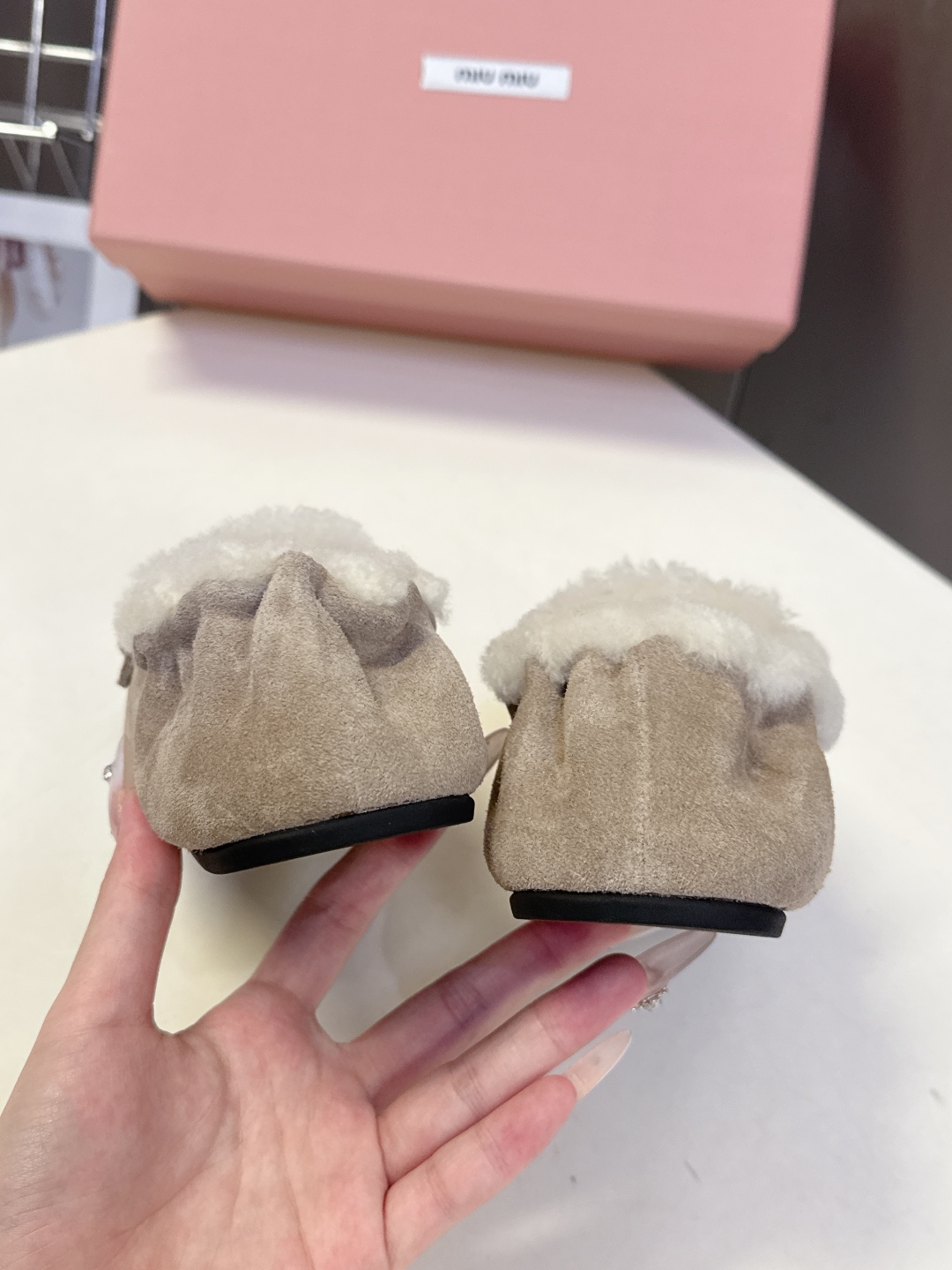 MiuMiu缪缪2025秋冬驾车钱币款100%🐏纯羊毛乐福豆豆鞋 走秀新款‼️ 开车小姐姐的福音[爱心]