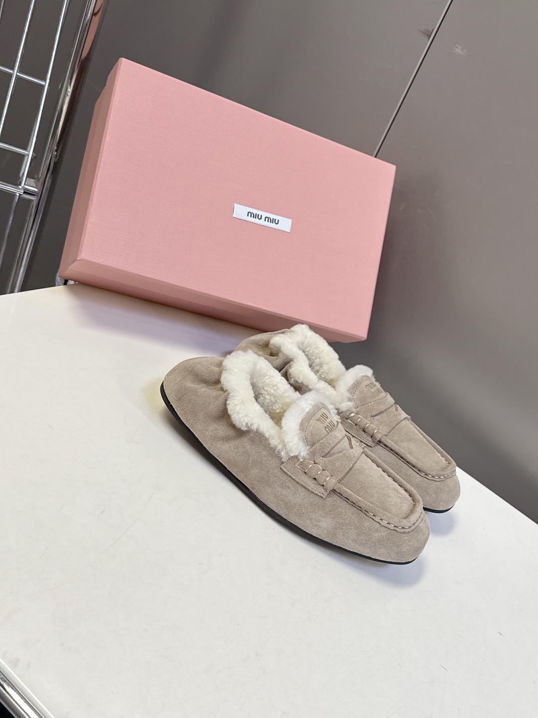 MiuMiu缪缪2025秋冬驾车钱币款100%🐏纯羊毛乐福豆豆鞋 走秀新款‼️ 开车小姐姐的福音[爱心]
