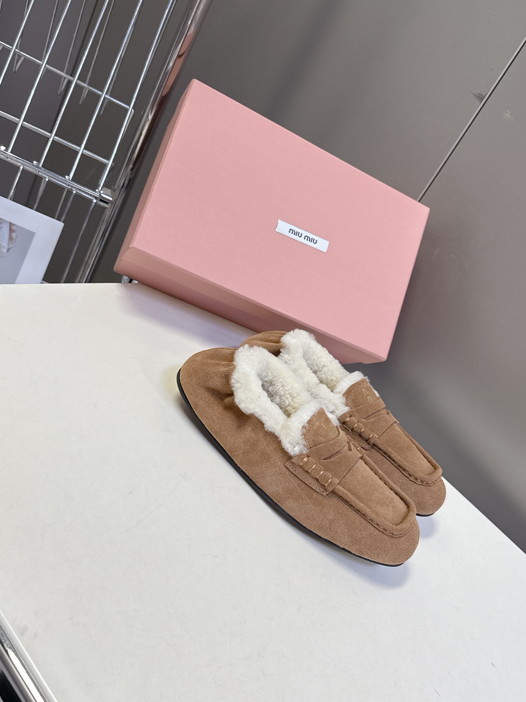 MiuMiu缪缪2025秋冬驾车100%🐏纯羊毛乐福豆豆鞋 走秀新款‼️ 开车小姐姐的福音[爱心]复古时