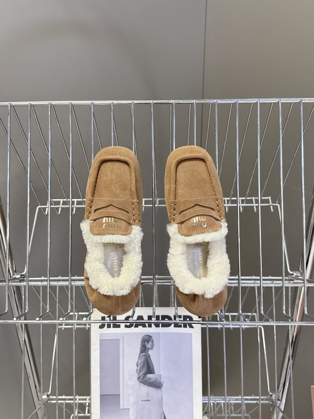 MiuMiu缪缪2025秋冬驾车100%🐏纯羊毛乐福豆豆鞋 走秀新款‼️ 开车小姐姐的福音[爱心]复古时