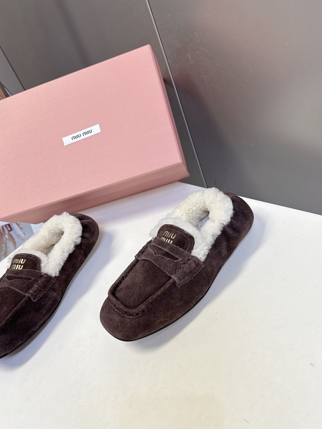 MiuMiu缪缪2025秋冬驾车100%🐏纯羊毛乐福豆豆鞋 走秀新款‼️ 开车小姐姐的福音[爱心]复古时