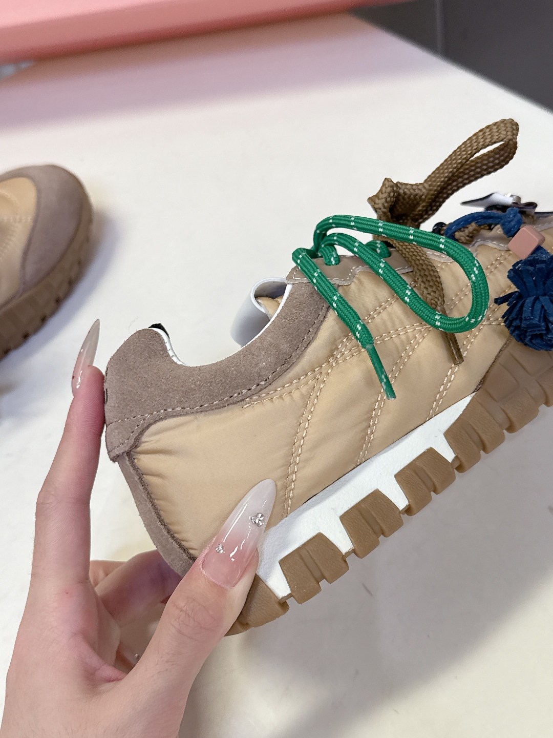 MiuMiu缪缪春夏秀款 饼干鞋 阿甘鞋休闲运动鞋专柜8900购入开发 miumiu最新爆款 前卫大胆的