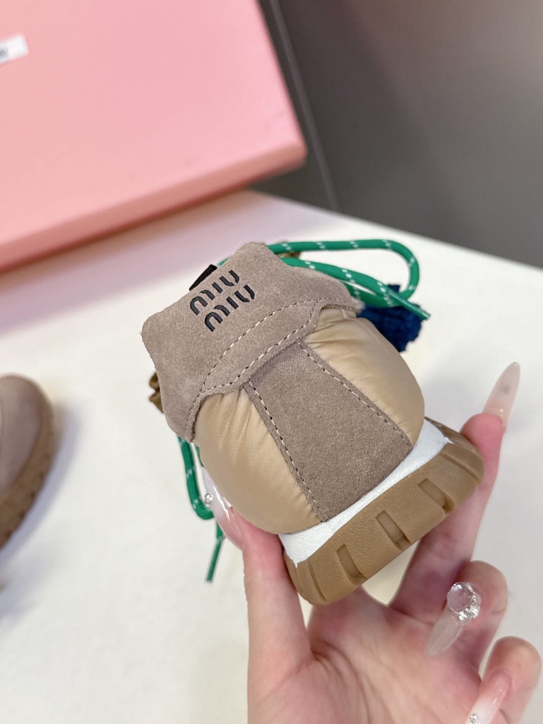 MiuMiu缪缪春夏秀款 饼干鞋 阿甘鞋休闲运动鞋专柜8900购入开发 miumiu最新爆款 前卫大胆的