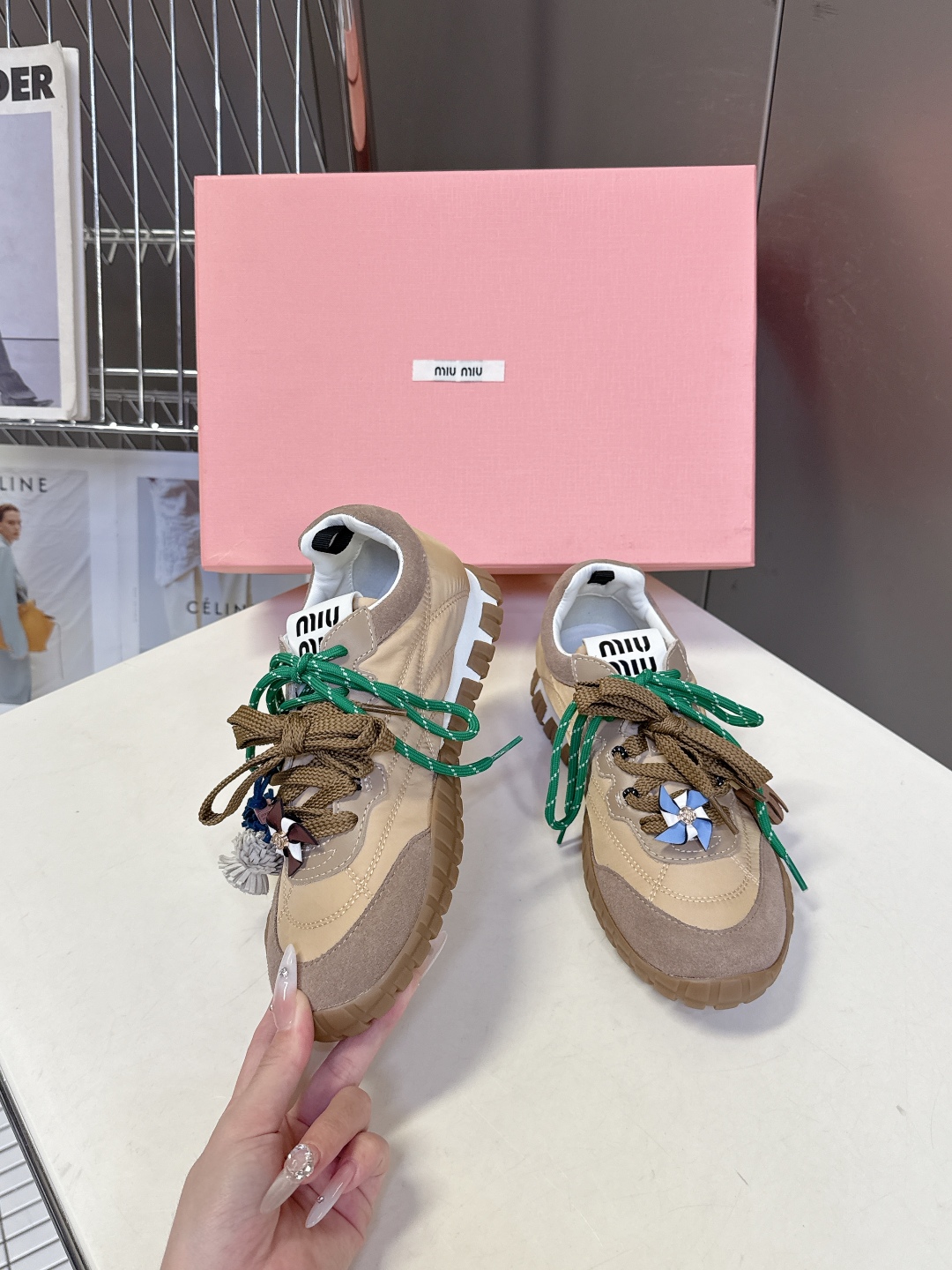 MiuMiu缪缪春夏秀款 饼干鞋 阿甘鞋休闲运动鞋专柜8900购入开发 miumiu最新爆款 前卫大胆的