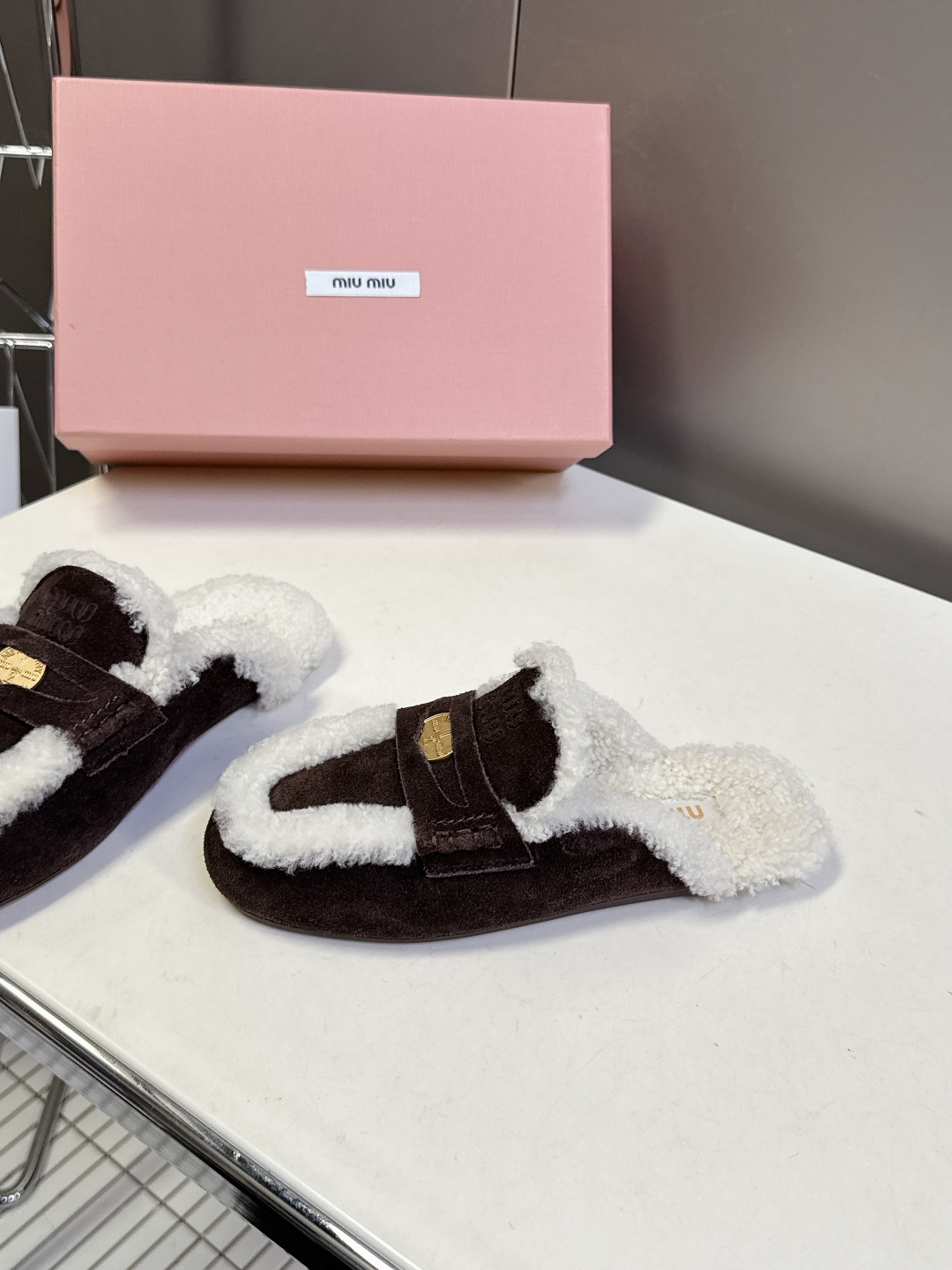 MiuMiu缪缪2025秋冬驾车钱币款100%🐏纯羊毛乐福豆豆鞋 走秀新款‼️ 开车小姐姐的福音[爱心]