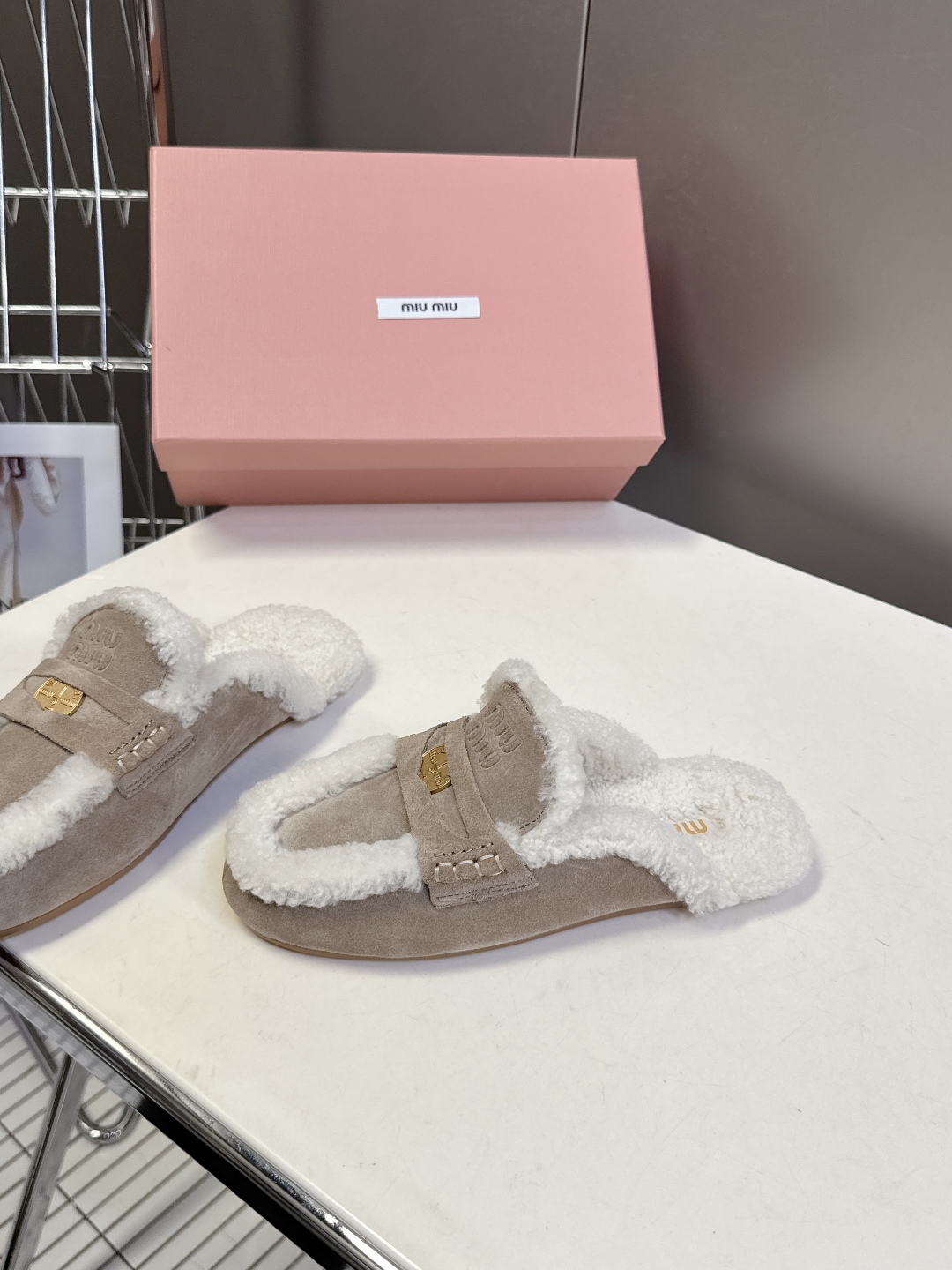 MiuMiu缪缪2025秋冬驾车钱币款100%🐏纯羊毛乐福豆豆鞋 走秀新款‼️ 开车小姐姐的福音[爱心]