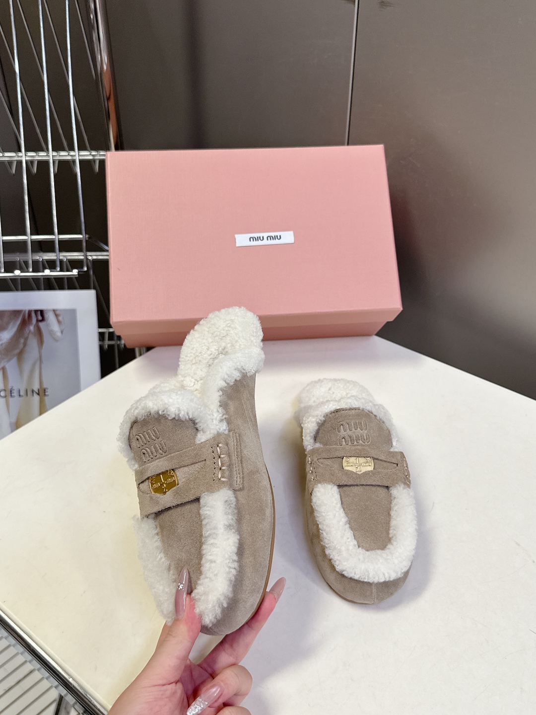 MiuMiu缪缪2025秋冬驾车钱币款100%🐏纯羊毛乐福豆豆鞋 走秀新款‼️ 开车小姐姐的福音[爱心]