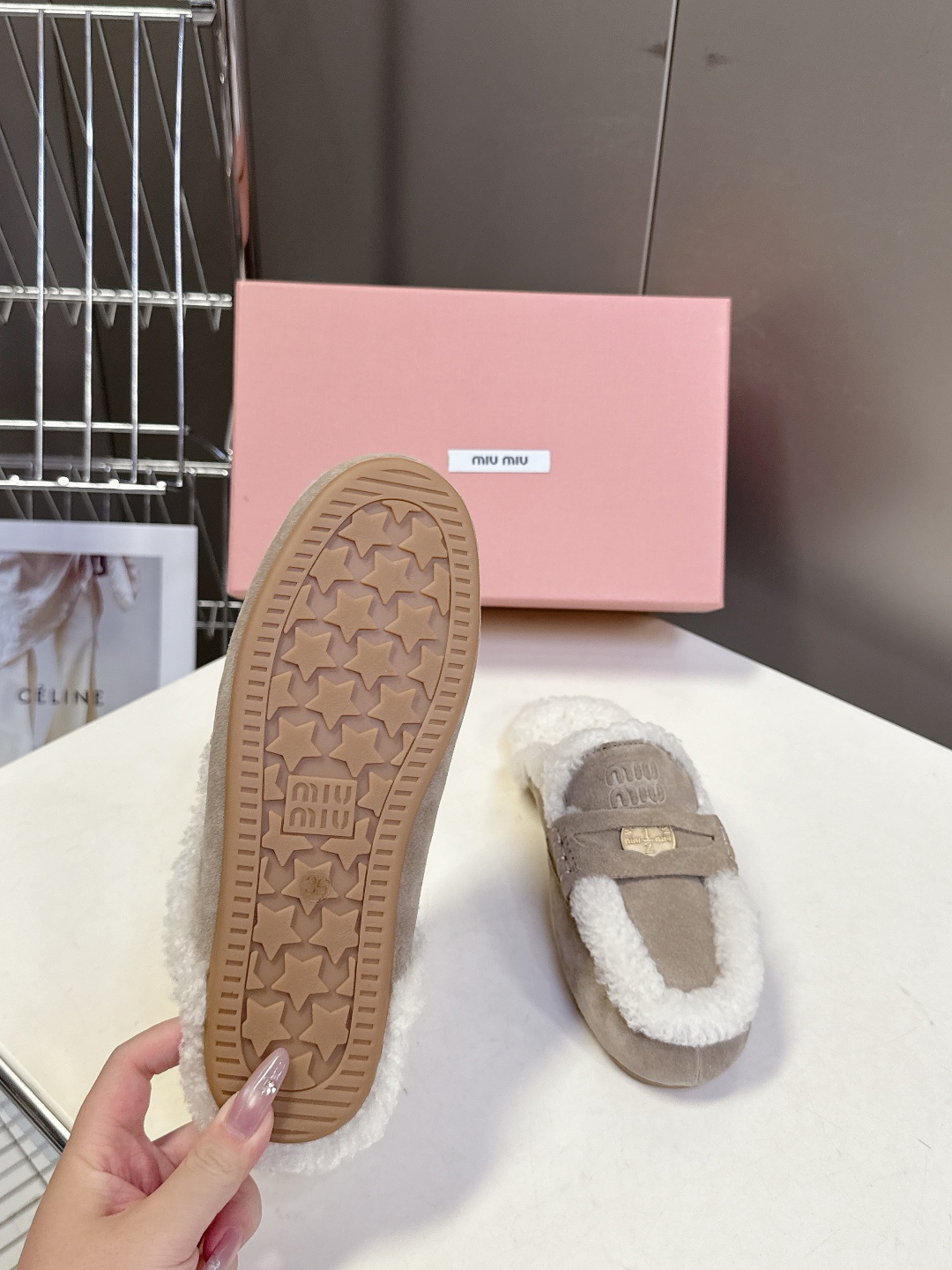 MiuMiu缪缪2025秋冬驾车钱币款100%🐏纯羊毛乐福豆豆鞋 走秀新款‼️ 开车小姐姐的福音[爱心]