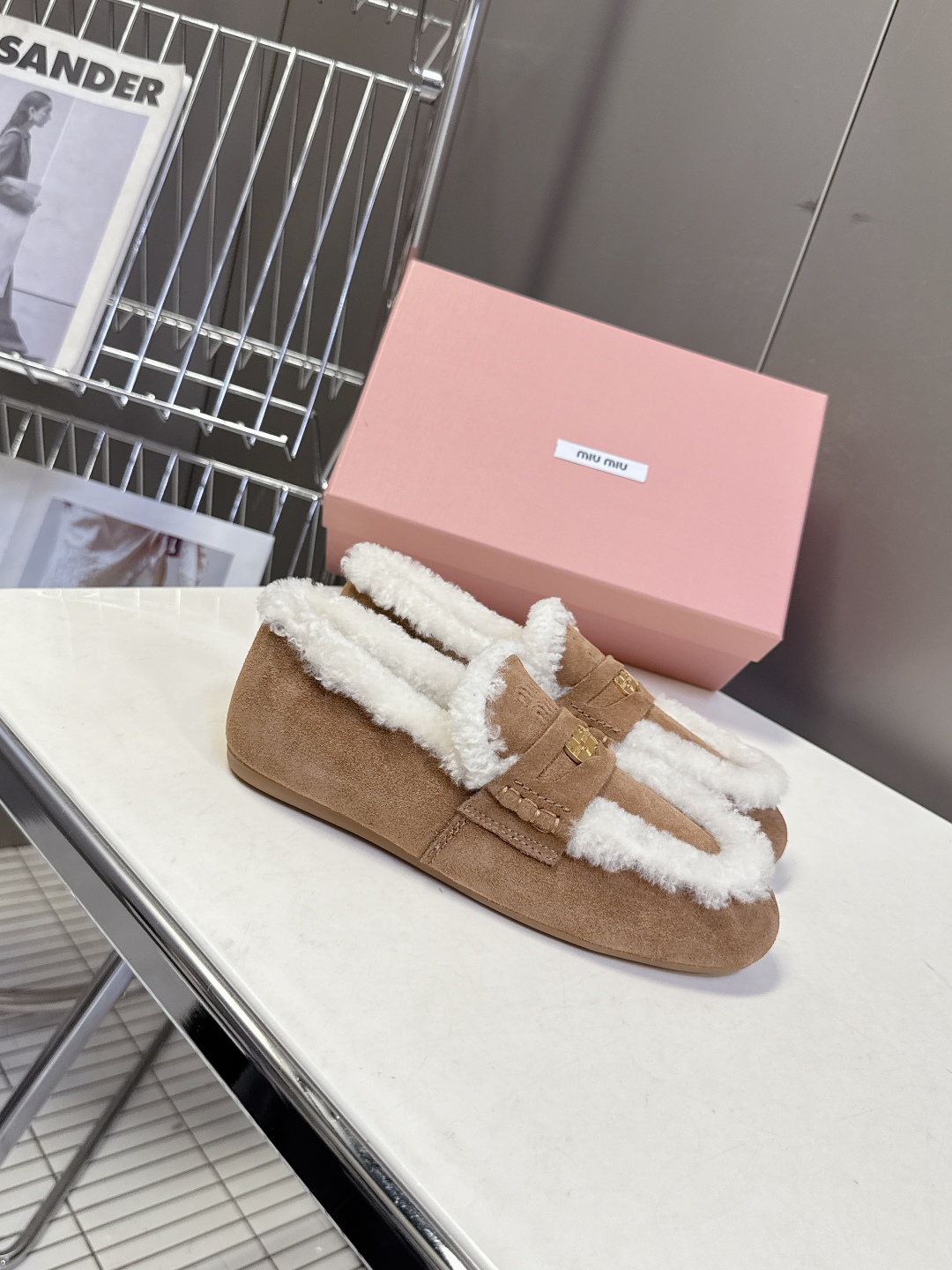 MiuMiu缪缪2025秋冬驾车钱币款100%🐏纯羊毛乐福豆豆鞋 走秀新款‼️ 开车小姐姐的福音[爱心]