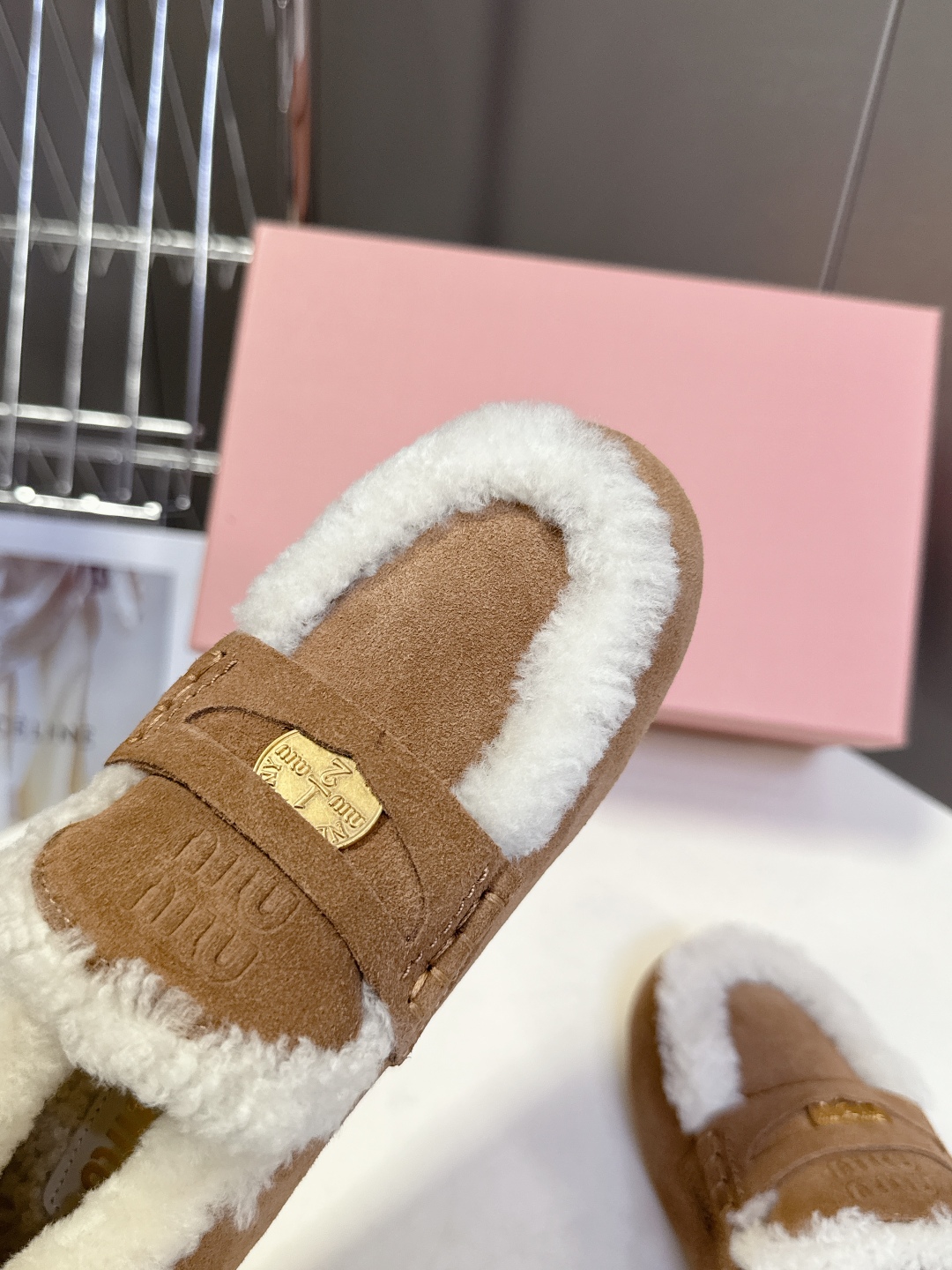 MiuMiu缪缪2025秋冬驾车钱币款100%🐏纯羊毛乐福豆豆鞋 走秀新款‼️ 开车小姐姐的福音[爱心]