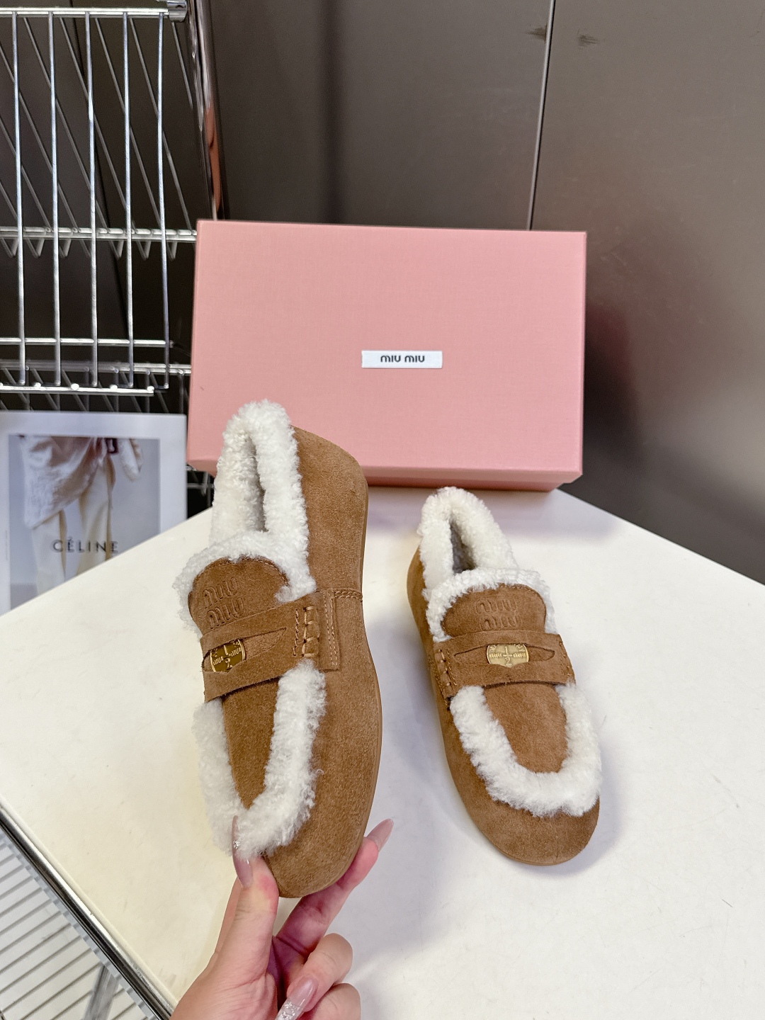 MiuMiu缪缪2025秋冬驾车钱币款100%🐏纯羊毛乐福豆豆鞋 走秀新款‼️ 开车小姐姐的福音[爱心]