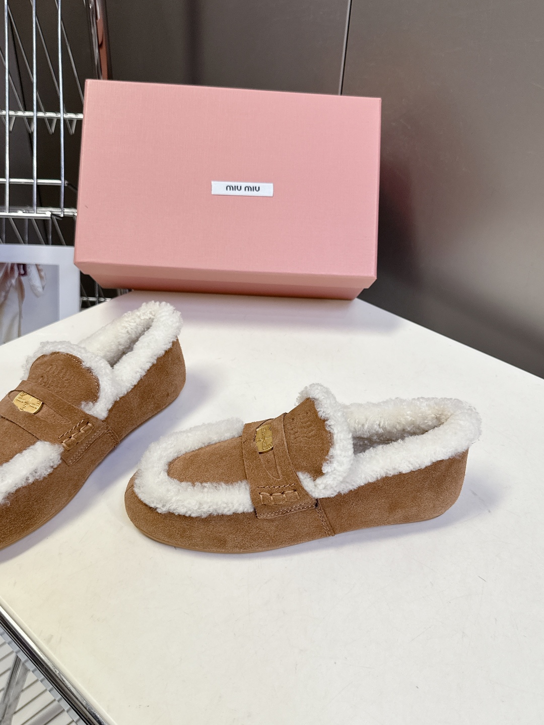 MiuMiu缪缪2025秋冬驾车钱币款100%🐏纯羊毛乐福豆豆鞋 走秀新款‼️ 开车小姐姐的福音[爱心]