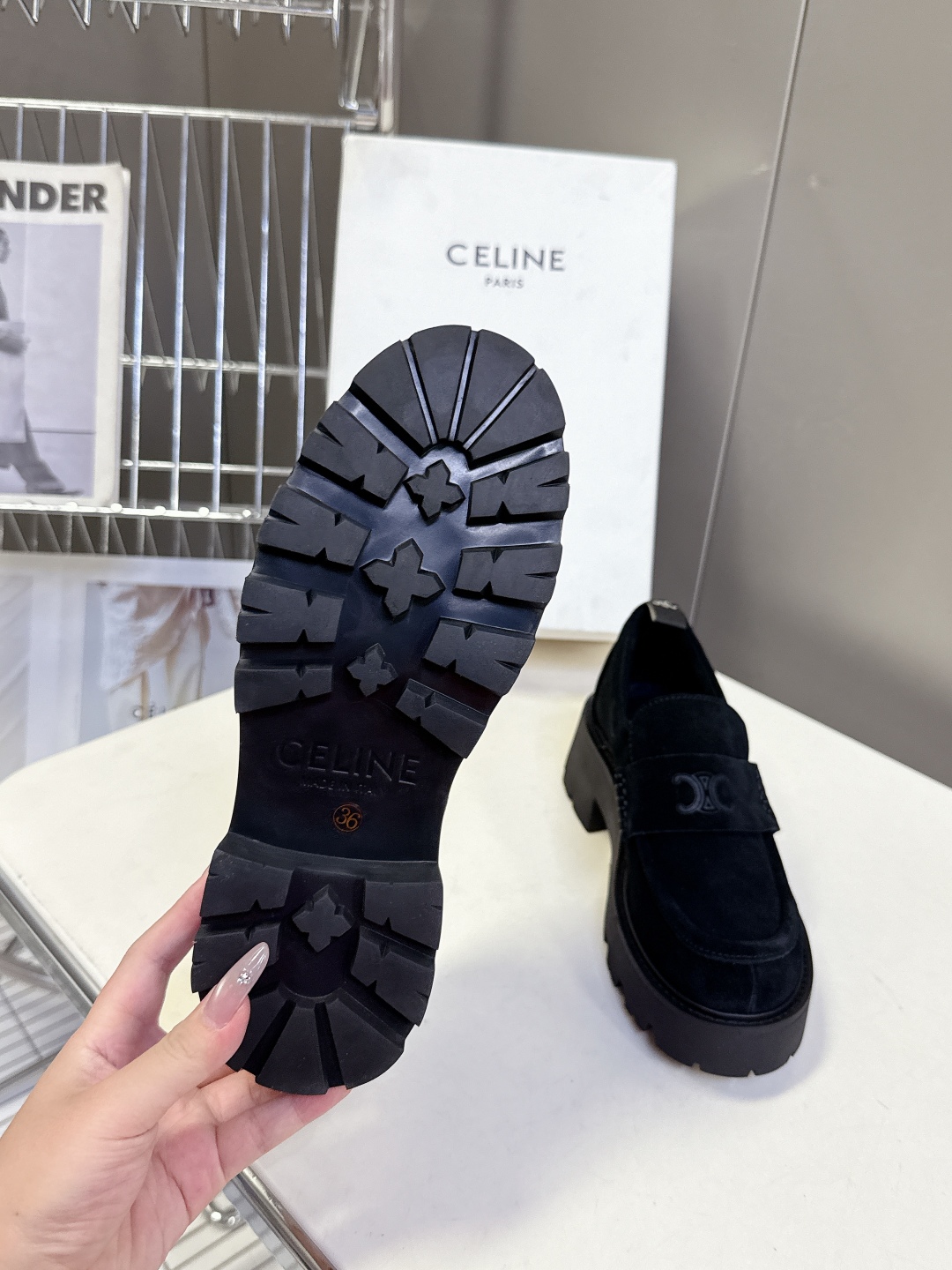 CELINE思琳秋冬最新走秀款Lisa同款厚底乐福鞋 好多明星网红上脚 无敌显瘦 上脚超级好看百搭 进口