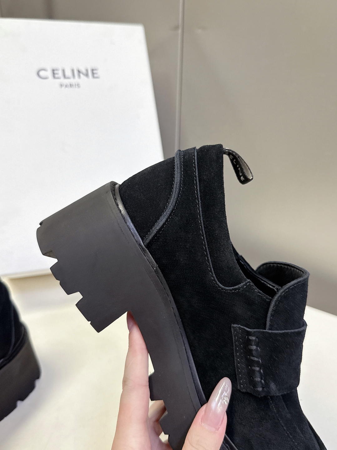 CELINE思琳秋冬最新走秀款Lisa同款厚底乐福鞋 好多明星网红上脚 无敌显瘦 上脚超级好看百搭 进口
