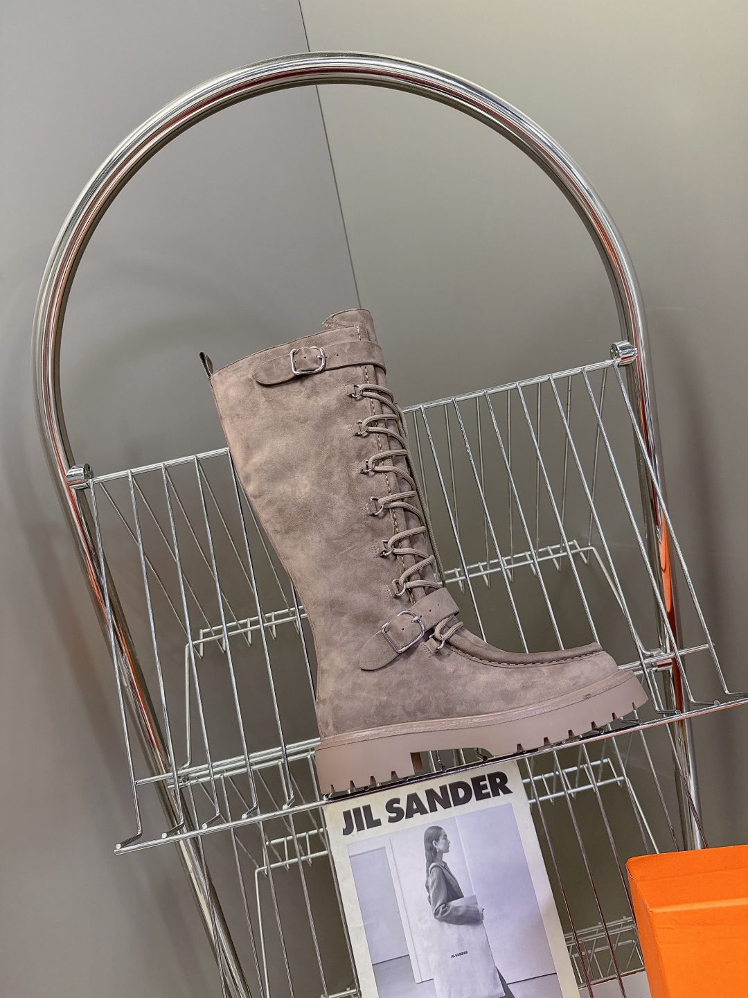 Hermes 爱马仕秋冬最新款机车风皮带扣系带短靴 长靴 专柜超难配货 🐎家靴子的设计风格通常以经典简约