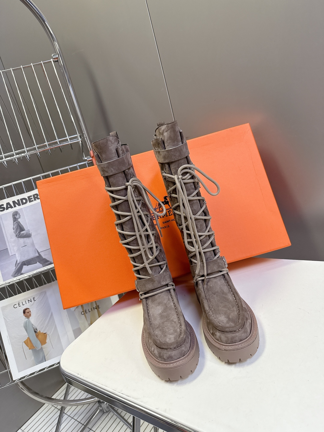 Hermes 爱马仕秋冬最新款机车风皮带扣系带短靴 长靴 专柜超难配货 🐎家靴子的设计风格通常以经典简约