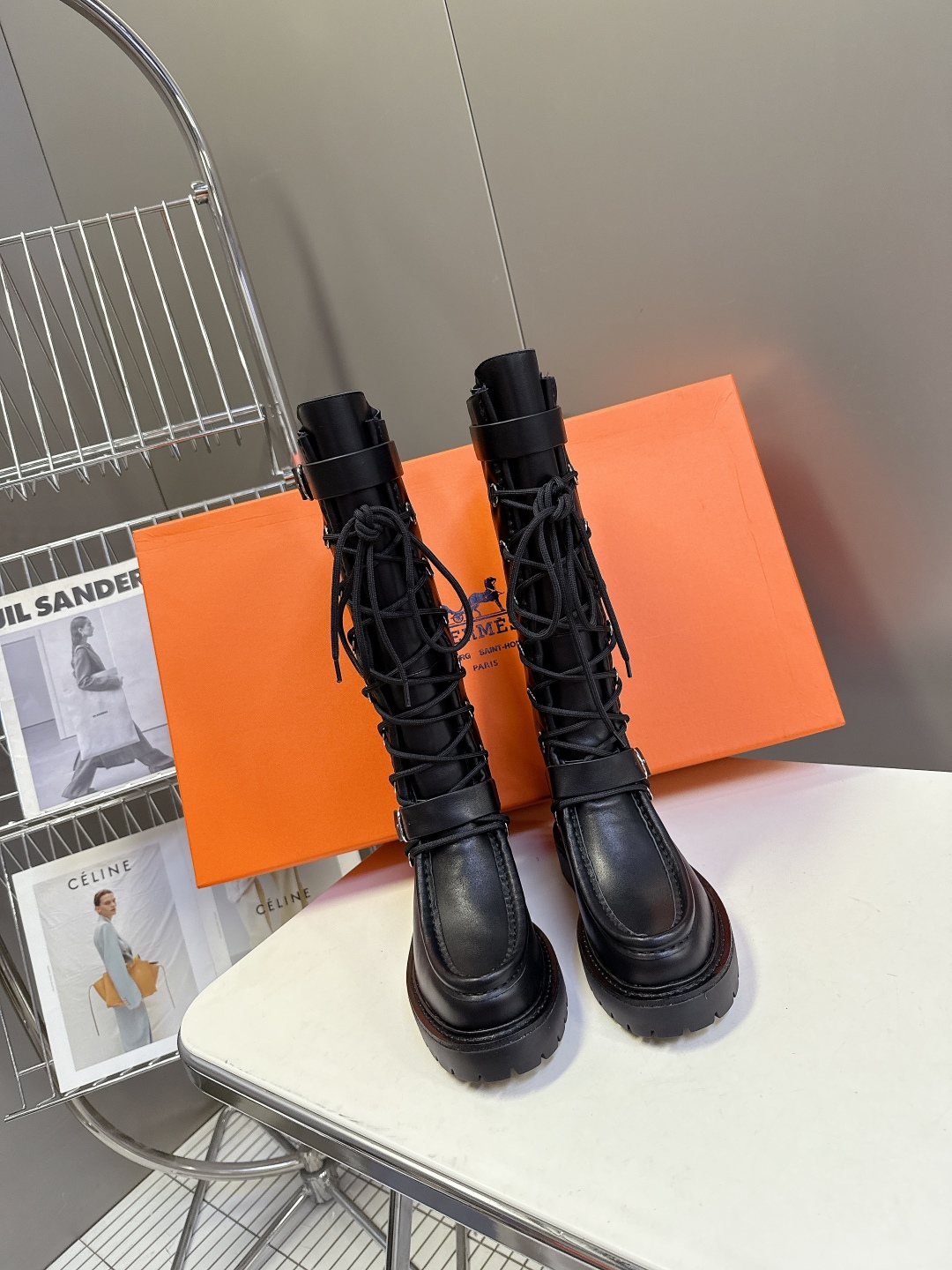 Hermes 爱马仕秋冬最新款机车风皮带扣系带短靴 长靴 专柜超难配货 🐎家靴子的设计风格通常以经典简约