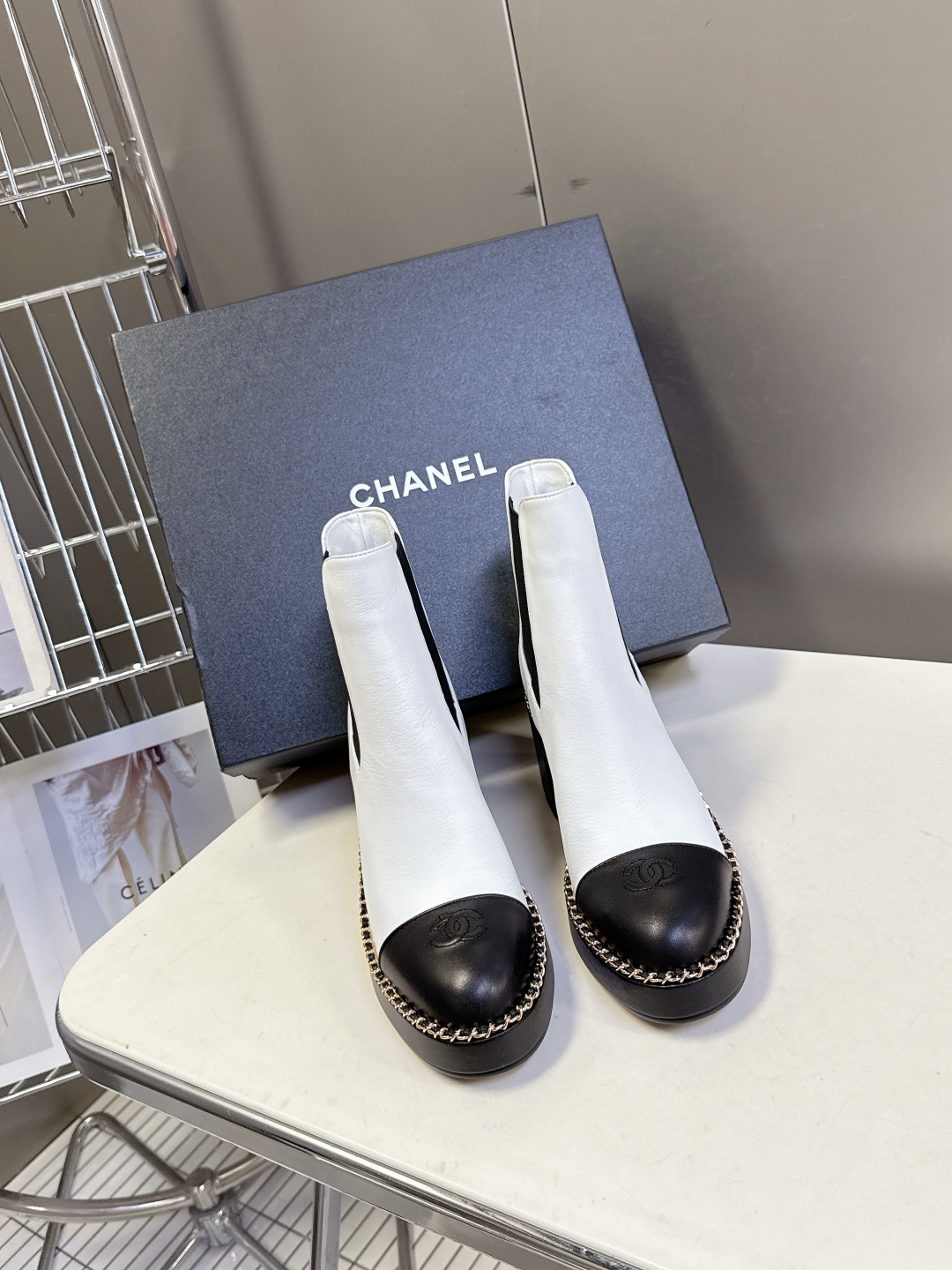 CHANEL香奈儿25秋冬最新款一脚蹬链条靴小红书力推款 怎么搭配都好看 时髦精必备 香奈儿女士钟爱简约