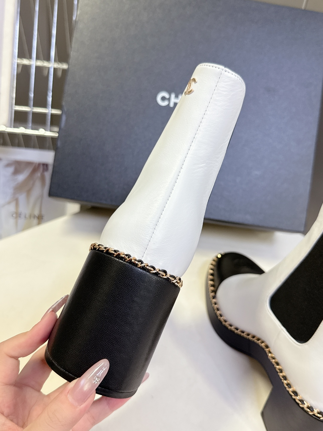 CHANEL香奈儿25秋冬最新款一脚蹬链条靴小红书力推款 怎么搭配都好看 时髦精必备 香奈儿女士钟爱简约