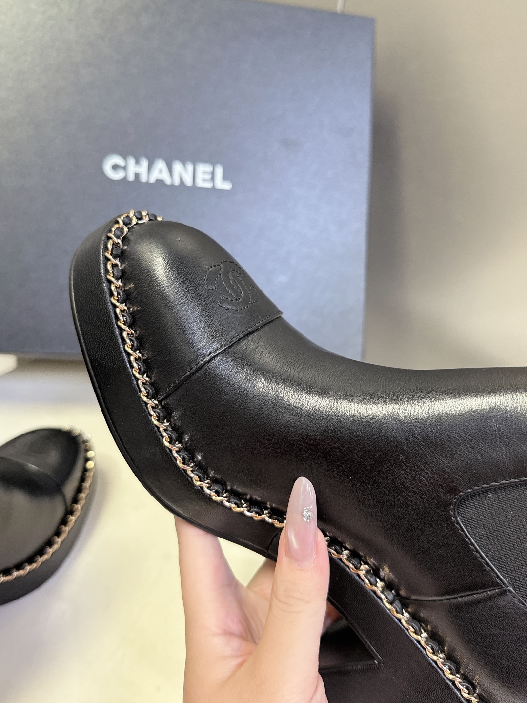 CHANEL香奈儿25秋冬最新款一脚蹬链条靴小红书力推款 怎么搭配都好看 时髦精必备 香奈儿女士钟爱简约