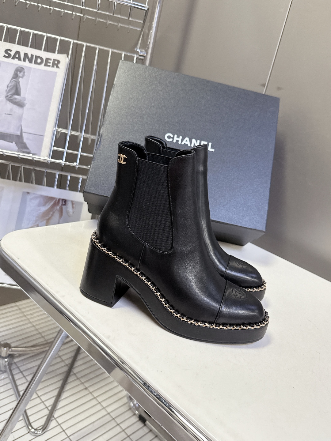 CHANEL香奈儿25秋冬最新款一脚蹬链条靴小红书力推款 怎么搭配都好看 时髦精必备 香奈儿女士钟爱简约