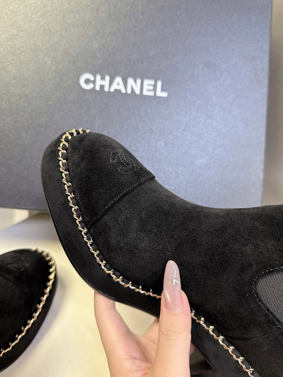 CHANEL香奈儿25秋冬最新款一脚蹬链条靴小红书力推款 怎么搭配都好看 时髦精必备 香奈儿女士钟爱简约