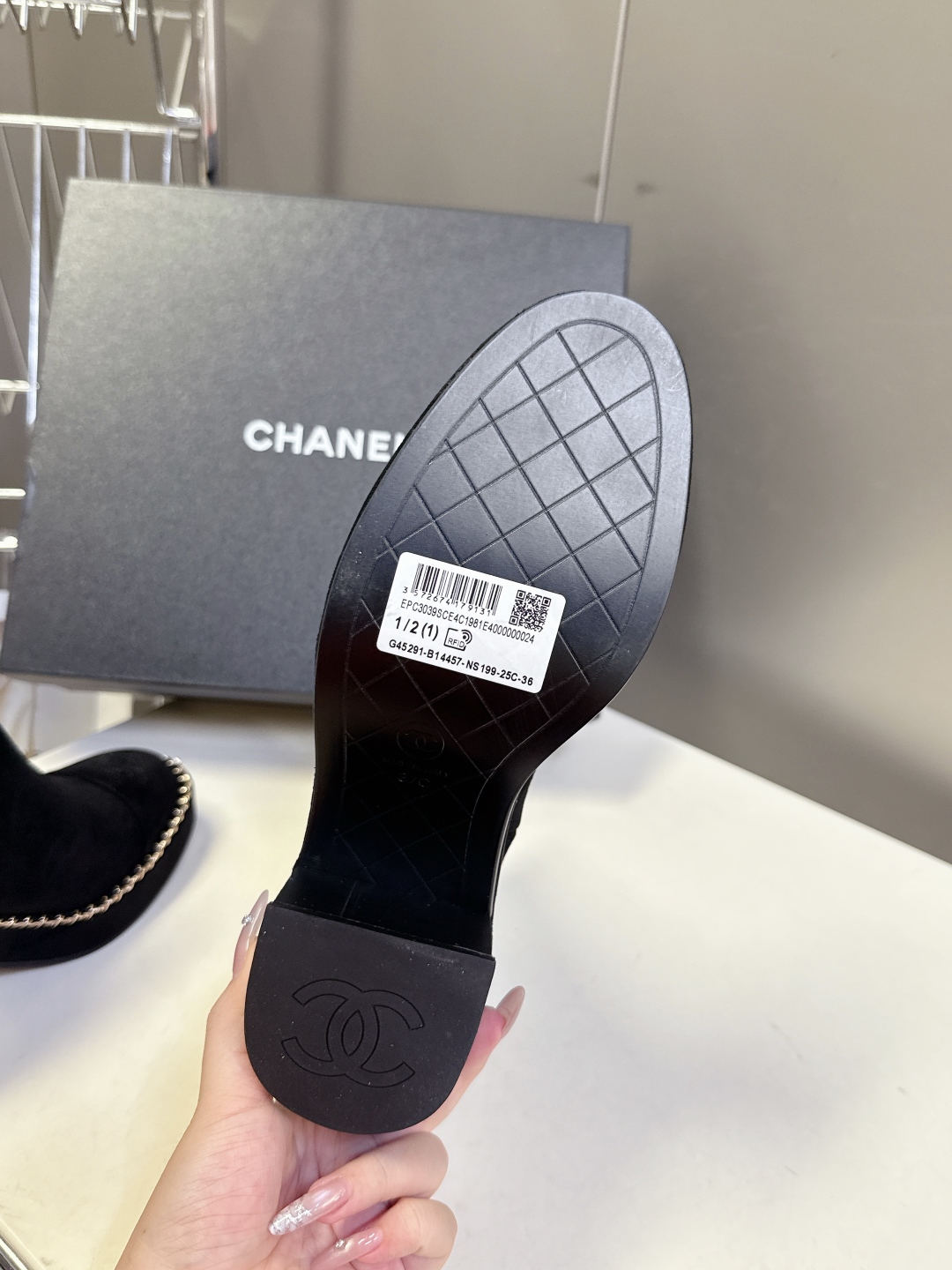 CHANEL香奈儿25秋冬最新款一脚蹬链条靴小红书力推款 怎么搭配都好看 时髦精必备 香奈儿女士钟爱简约