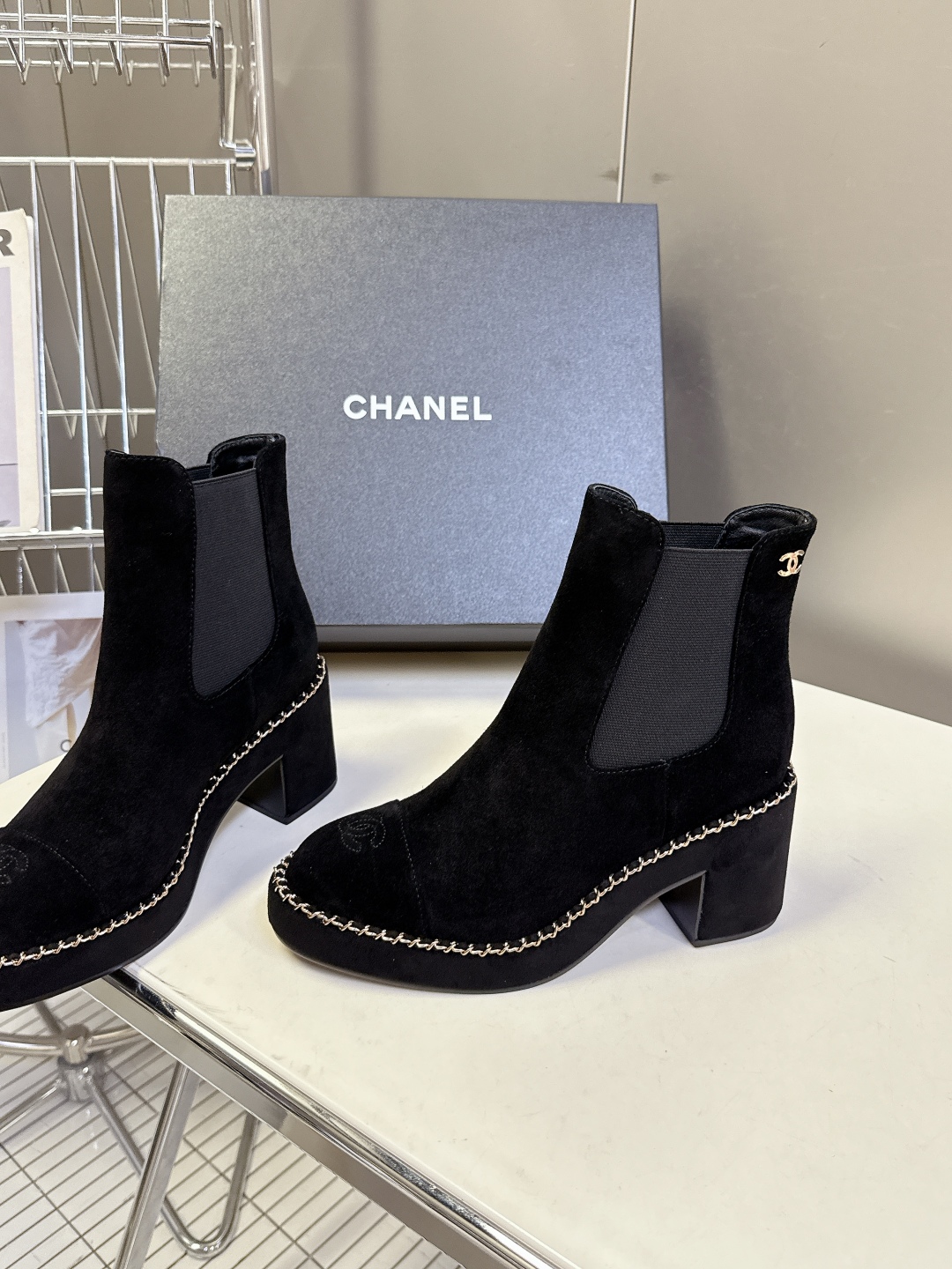 CHANEL香奈儿25秋冬最新款一脚蹬链条靴小红书力推款 怎么搭配都好看 时髦精必备 香奈儿女士钟爱简约
