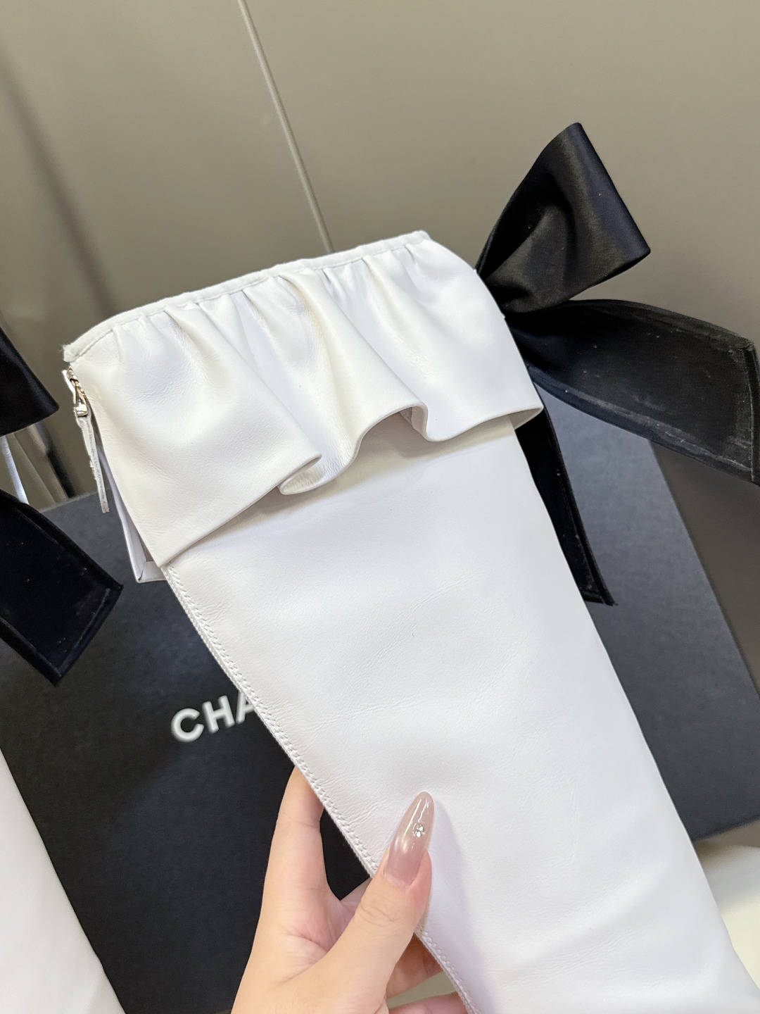 CHANEL香奈儿25秋冬走秀款蝴蝶结长靴小红书力推款 怎么搭配都好看 时髦精必备 香奈儿女士钟爱简约又