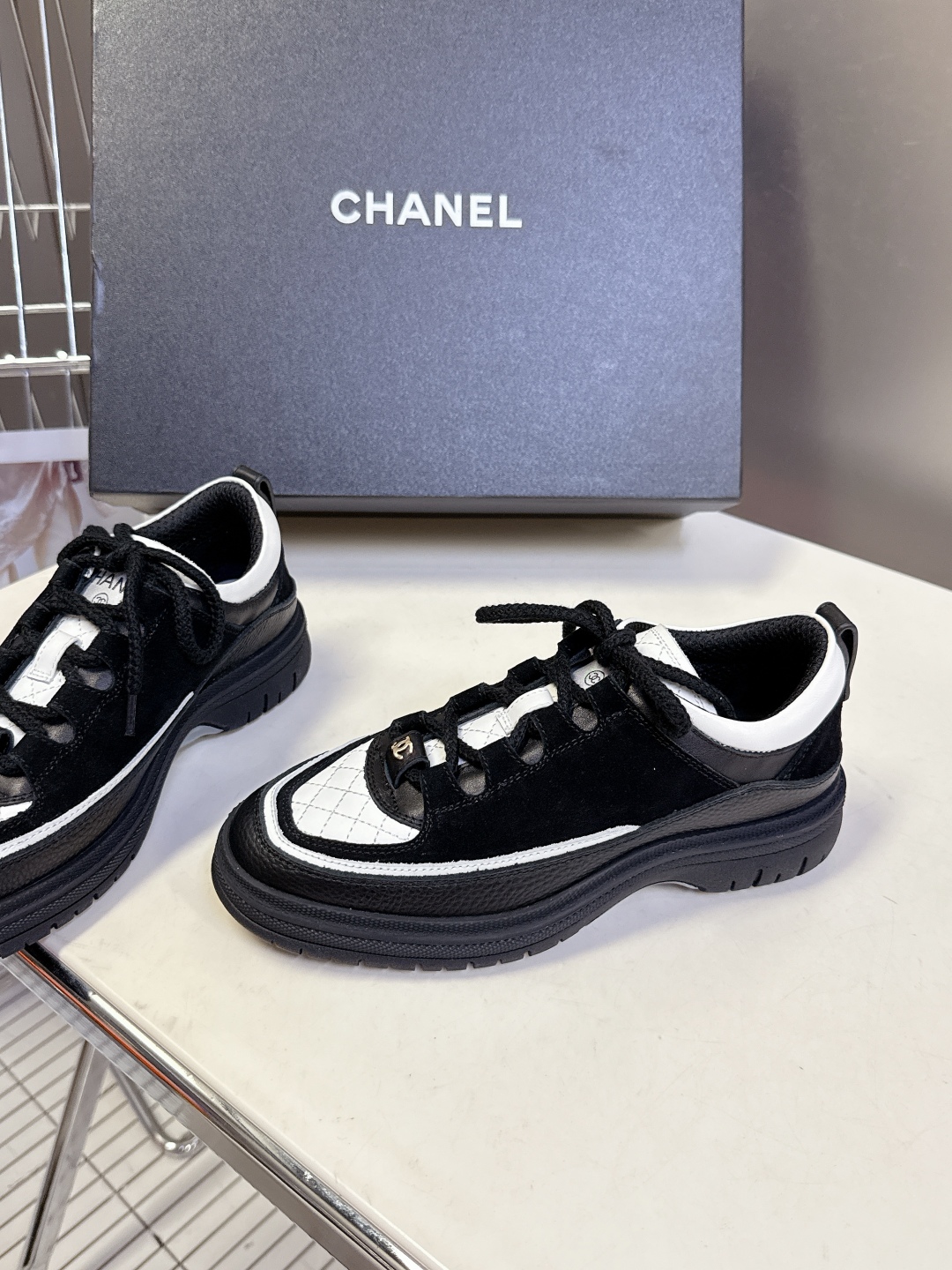Chanel 香奈儿最新25C休闲运动鞋 原版模具定制 无敌漂亮又好穿 绝对仙女款 超级舒服，配色高级耐