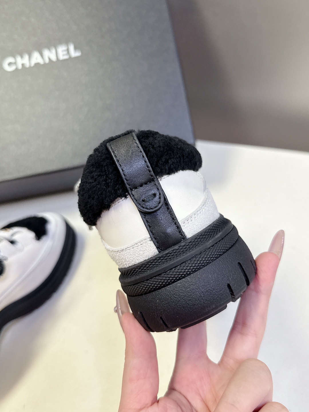 Chanel 香奈儿最新25C休闲运动鞋 原版模具定制 无敌漂亮又好穿 绝对仙女款 超级舒服，配色高级耐