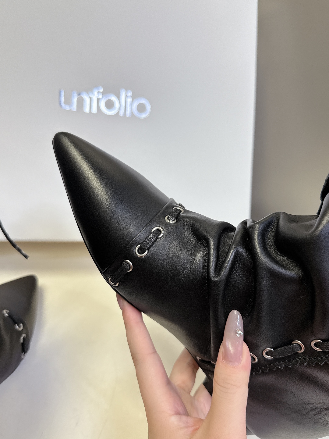 unfolio 2025秋冬新款复古西部牛仔堆堆靴 超多明星时尚博主种草 感受秋日与西部复古风的碰撞 慵
