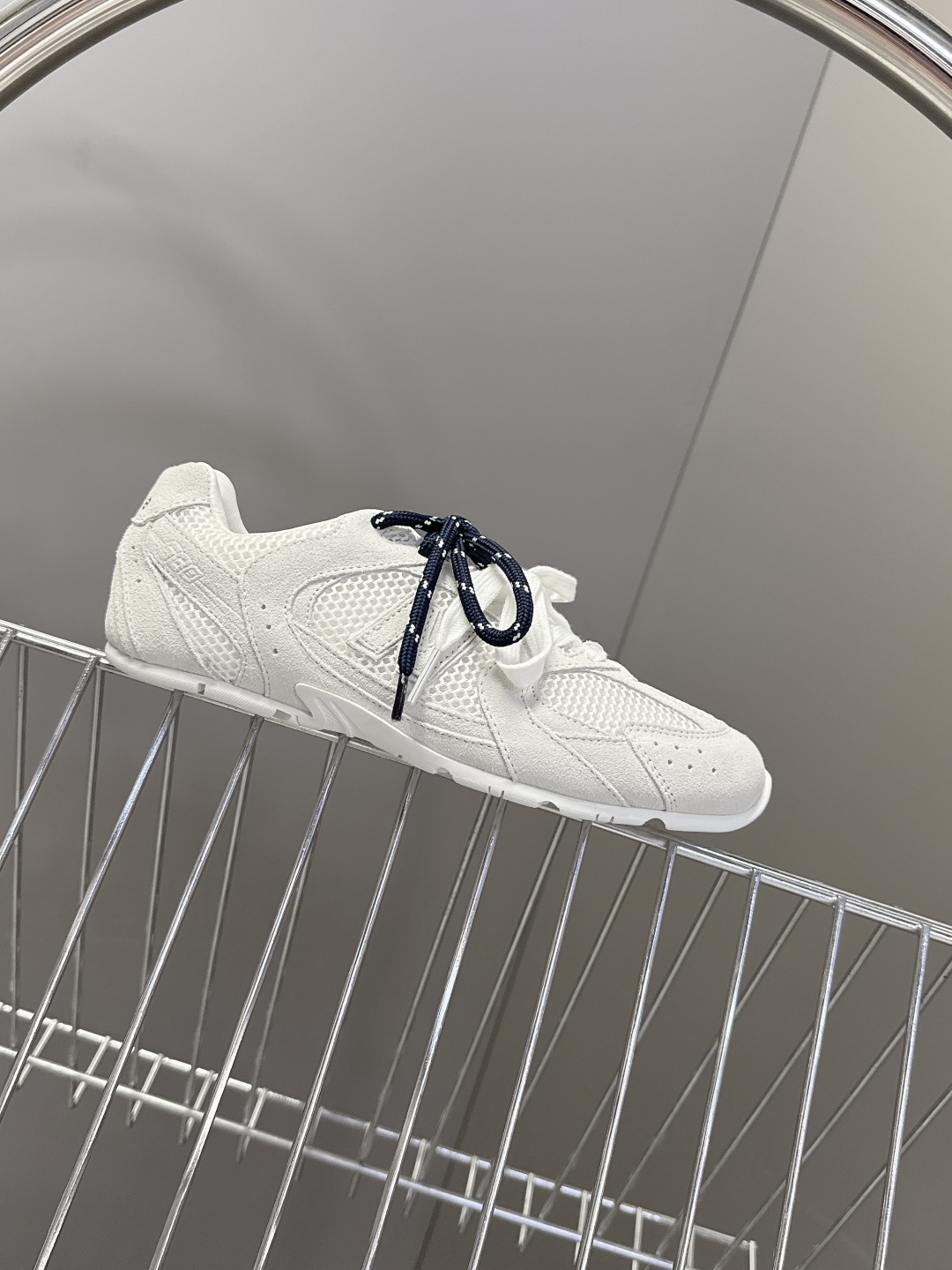 Miu Miu✖️New Balance 联名系列运动鞋、各大品牌都热衷于跨界联名、缪缪这次联名诚意满满