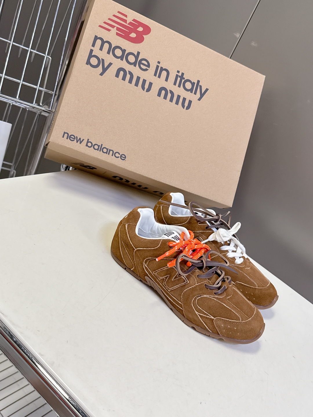 Miu Miu✖️New Balance 联名系列运动鞋、各大品牌都热衷于跨界联名、缪缪这次联名诚意满满