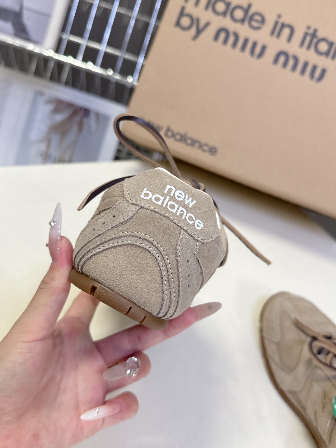 Miu Miu✖️New Balance 联名系列运动鞋、各大品牌都热衷于跨界联名、缪缪这次联名诚意满满