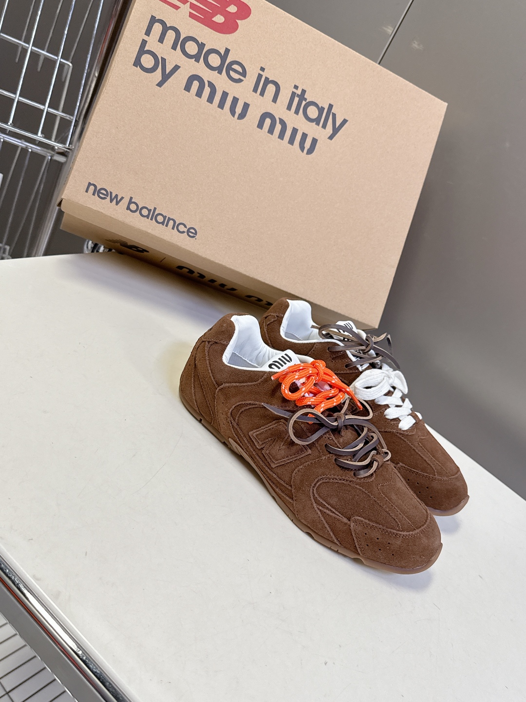 Miu Miu✖️New Balance 联名系列运动鞋、各大品牌都热衷于跨界联名、缪缪这次联名诚意满满