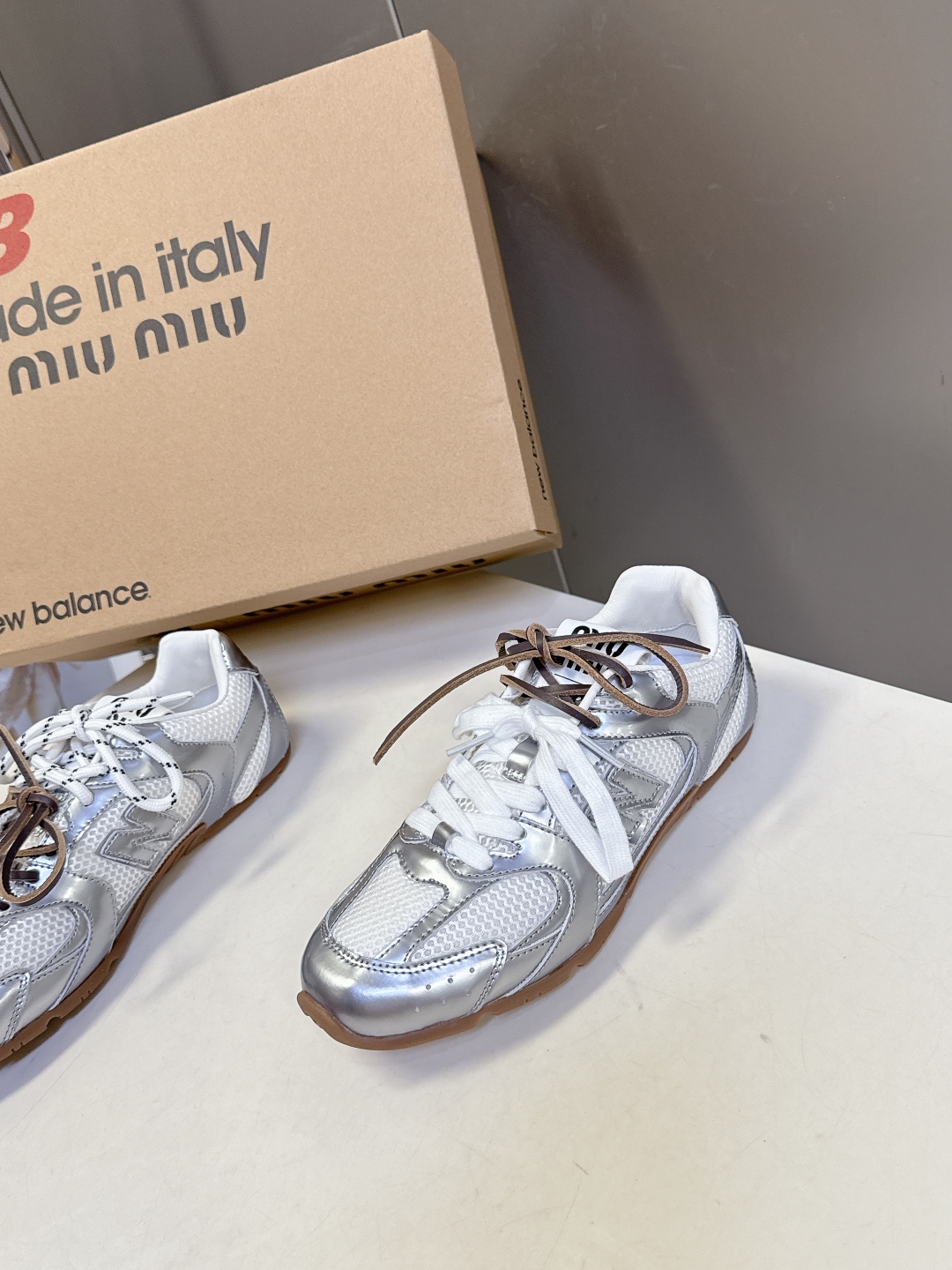 Miu Miu✖️New Balance 联名系列运动鞋、各大品牌都热衷于跨界联名、缪缪这次联名诚意满满