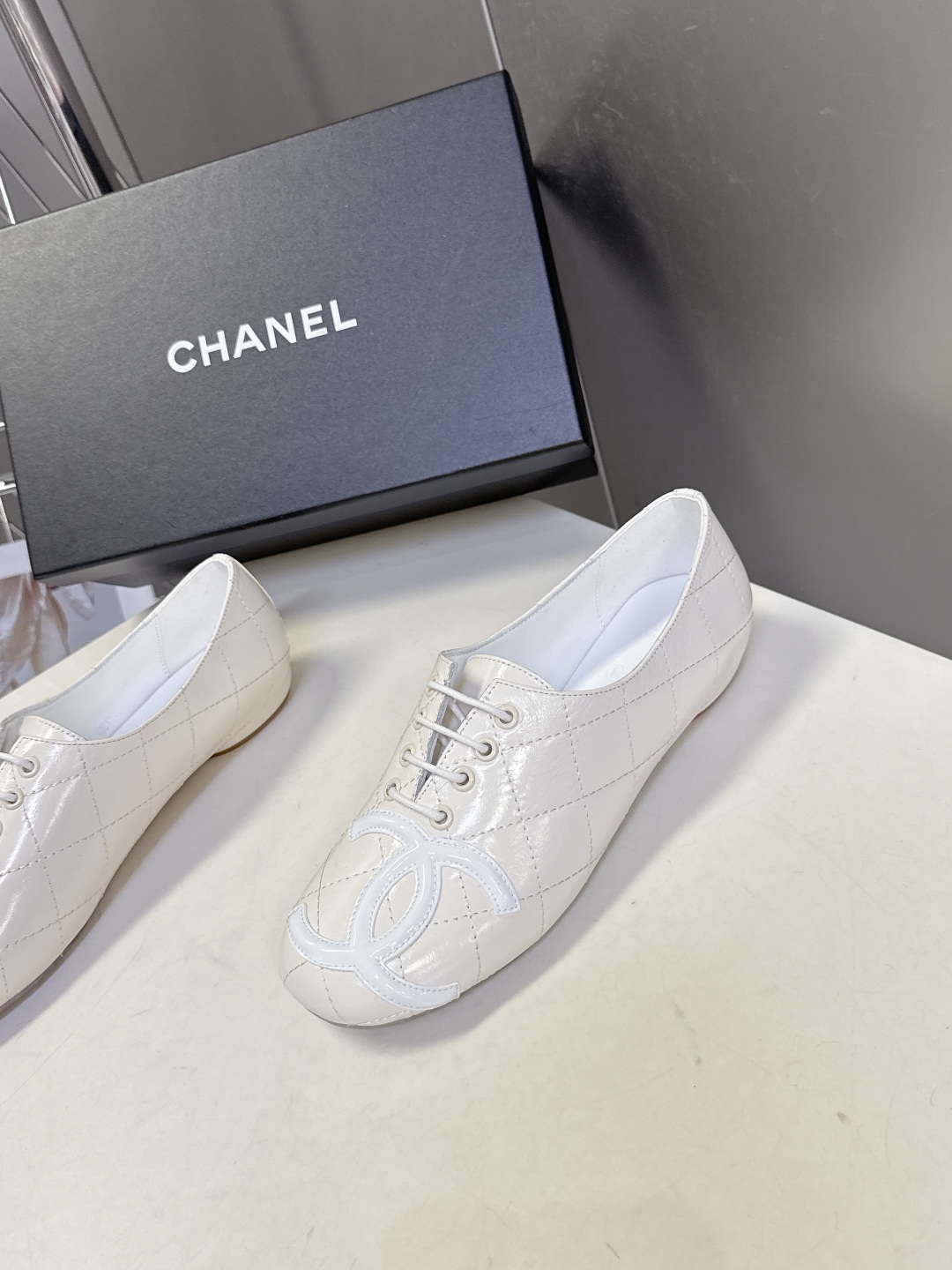 CHANEL香奈儿最新款中古康鹏芭蕾舞皮鞋 超多明星名媛上脚 这款芭蕾舞单鞋第一眼看上就被种草了根据天气