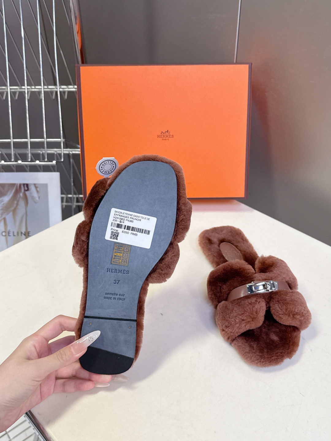 Hermes爱马仕经典kelly扣H拖 高定版本 经典常青树系列单品 面料 ：皮毛一体🐑毛 包中底料 ：