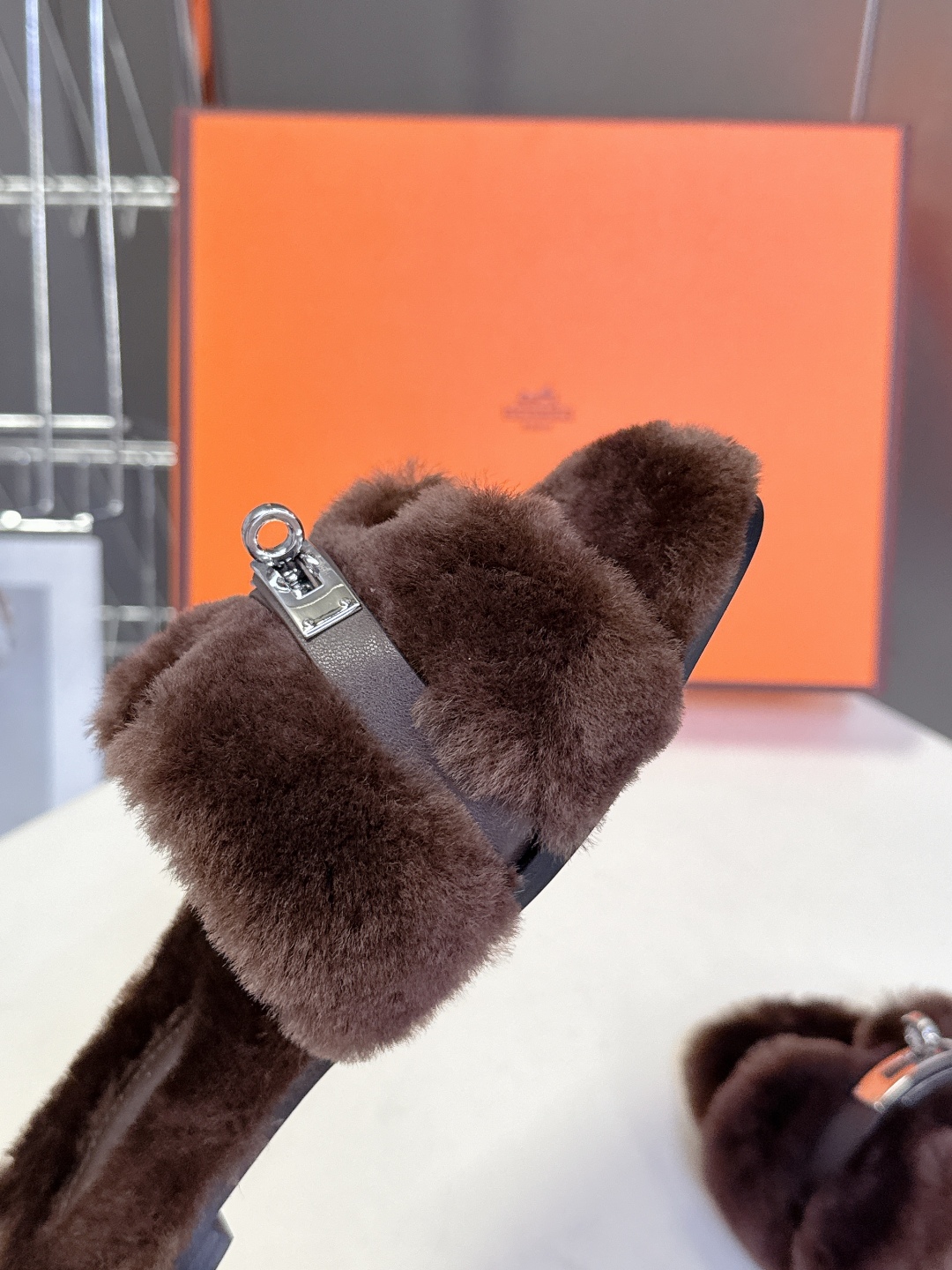 Hermes爱马仕经典kelly扣H拖 高定版本 经典常青树系列单品 面料 ：皮毛一体🐑毛 包中底料 ：