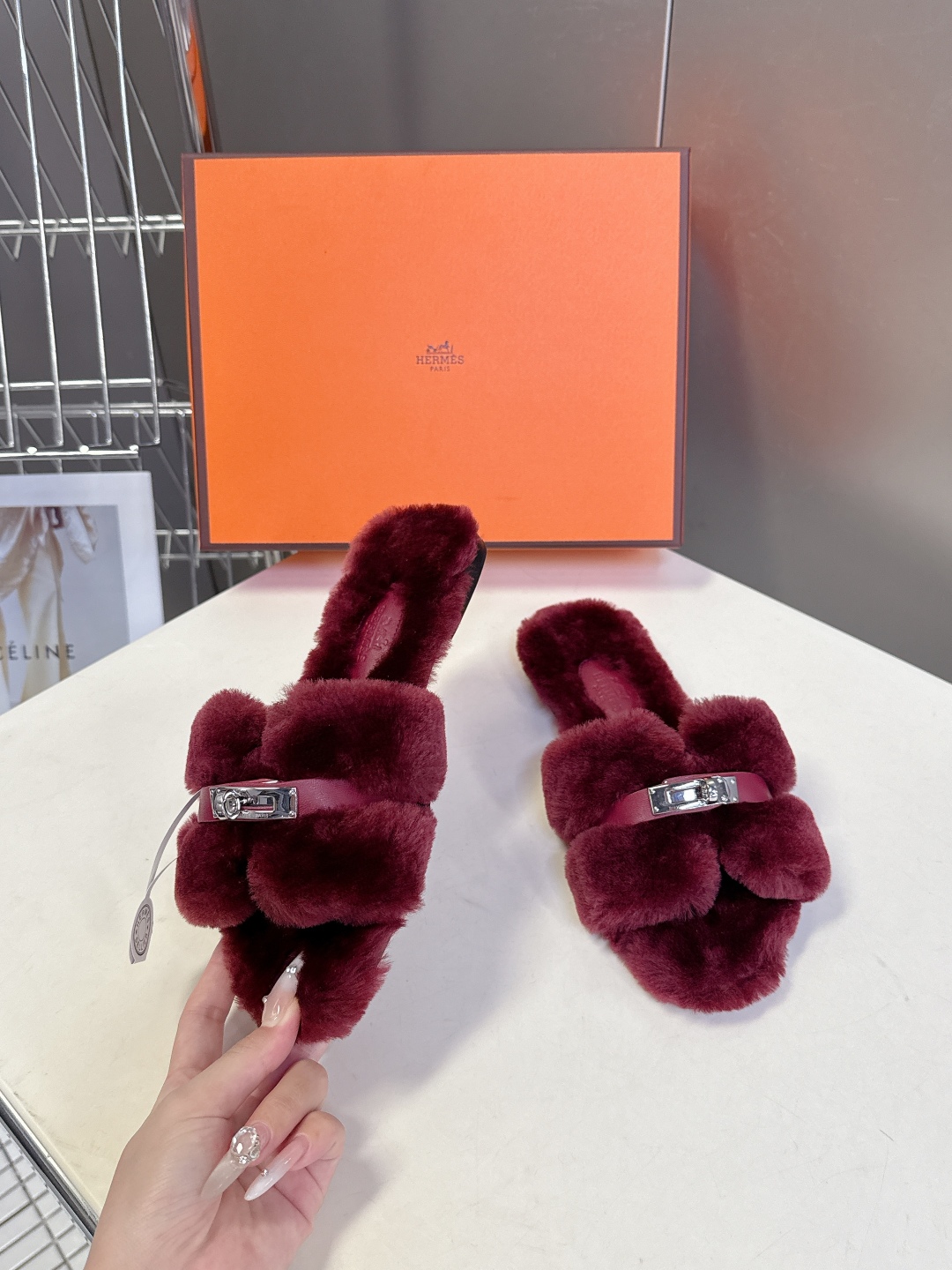 Hermes爱马仕经典kelly扣H拖 高定版本 经典常青树系列单品 面料 ：皮毛一体🐑毛 包中底料 ：