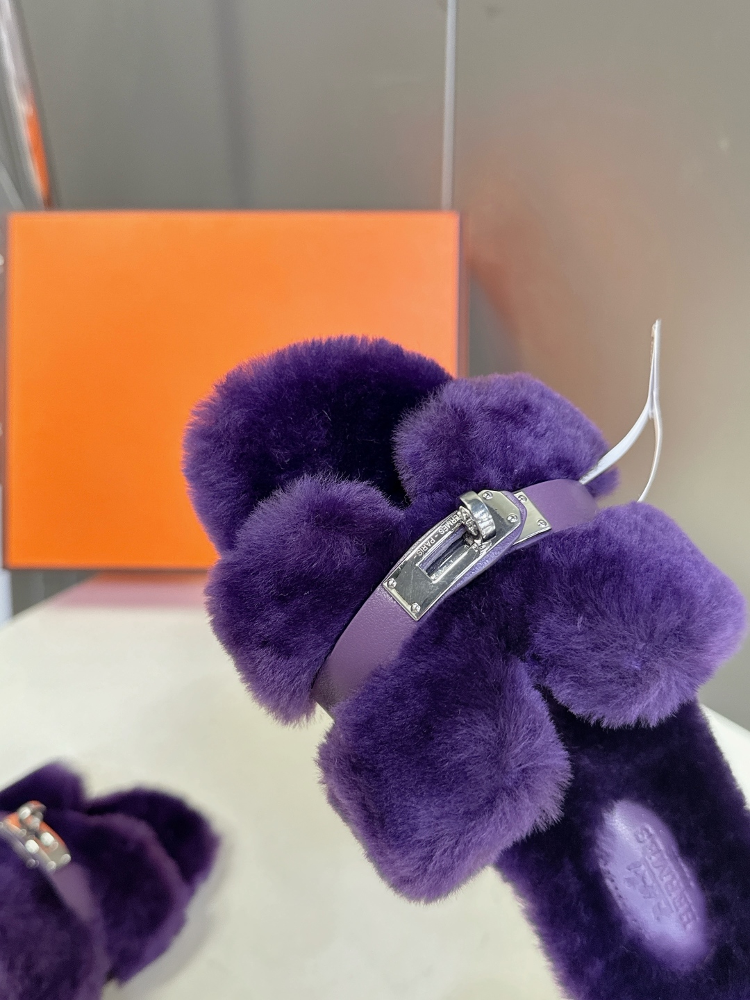Hermes爱马仕经典kelly扣H拖 高定版本 经典常青树系列单品 面料 ：皮毛一体🐑毛 包中底料 ：