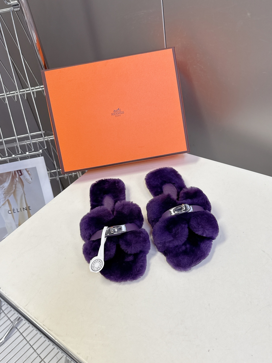 Hermes爱马仕经典kelly扣H拖 高定版本 经典常青树系列单品 面料 ：皮毛一体🐑毛 包中底料 ：