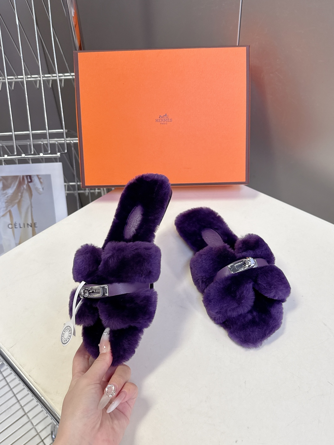 Hermes爱马仕经典kelly扣H拖 高定版本 经典常青树系列单品 面料 ：皮毛一体🐑毛 包中底料 ：