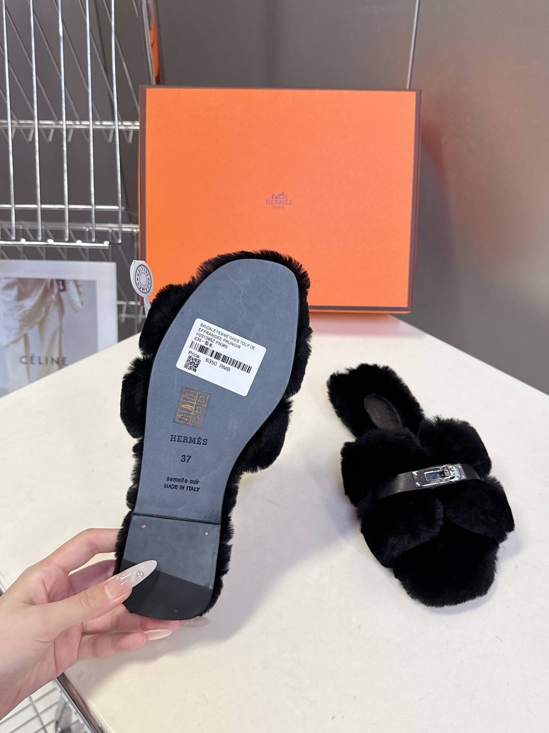 Hermes爱马仕经典kelly扣H拖 高定版本 经典常青树系列单品 面料 ：皮毛一体🐑毛 包中底料 ：