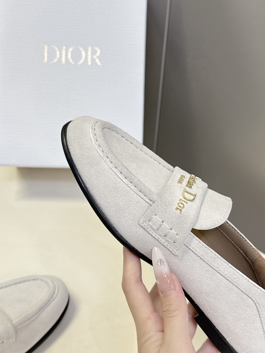 Dior迪奥2025秋冬最新走秀款乐福鞋 超多明星时尚博主种草 版面力求打造时尚经典单品 巴黎时装周第一